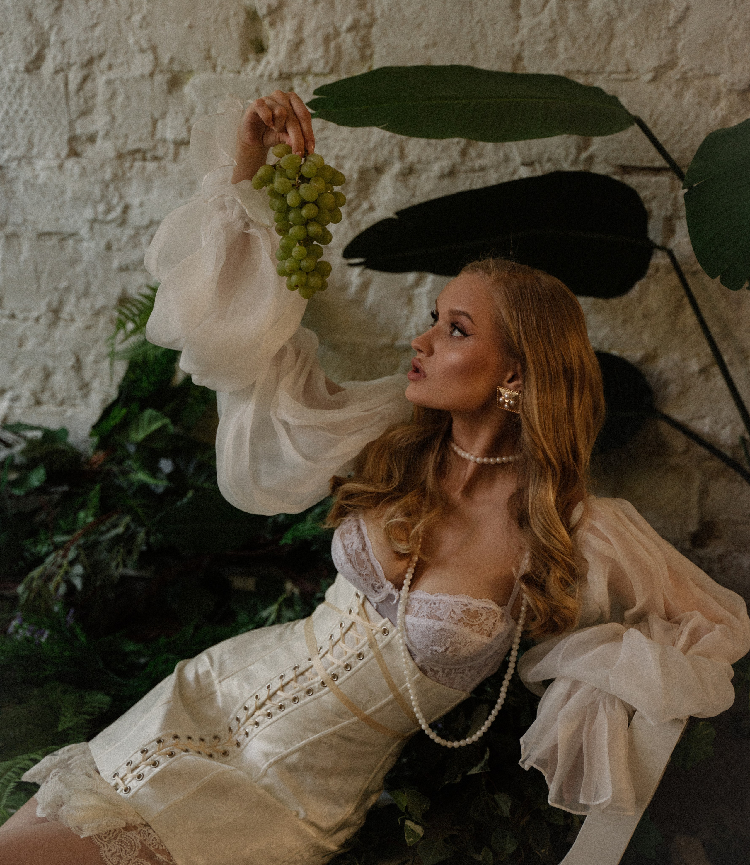 Невеста на пикнике в замке