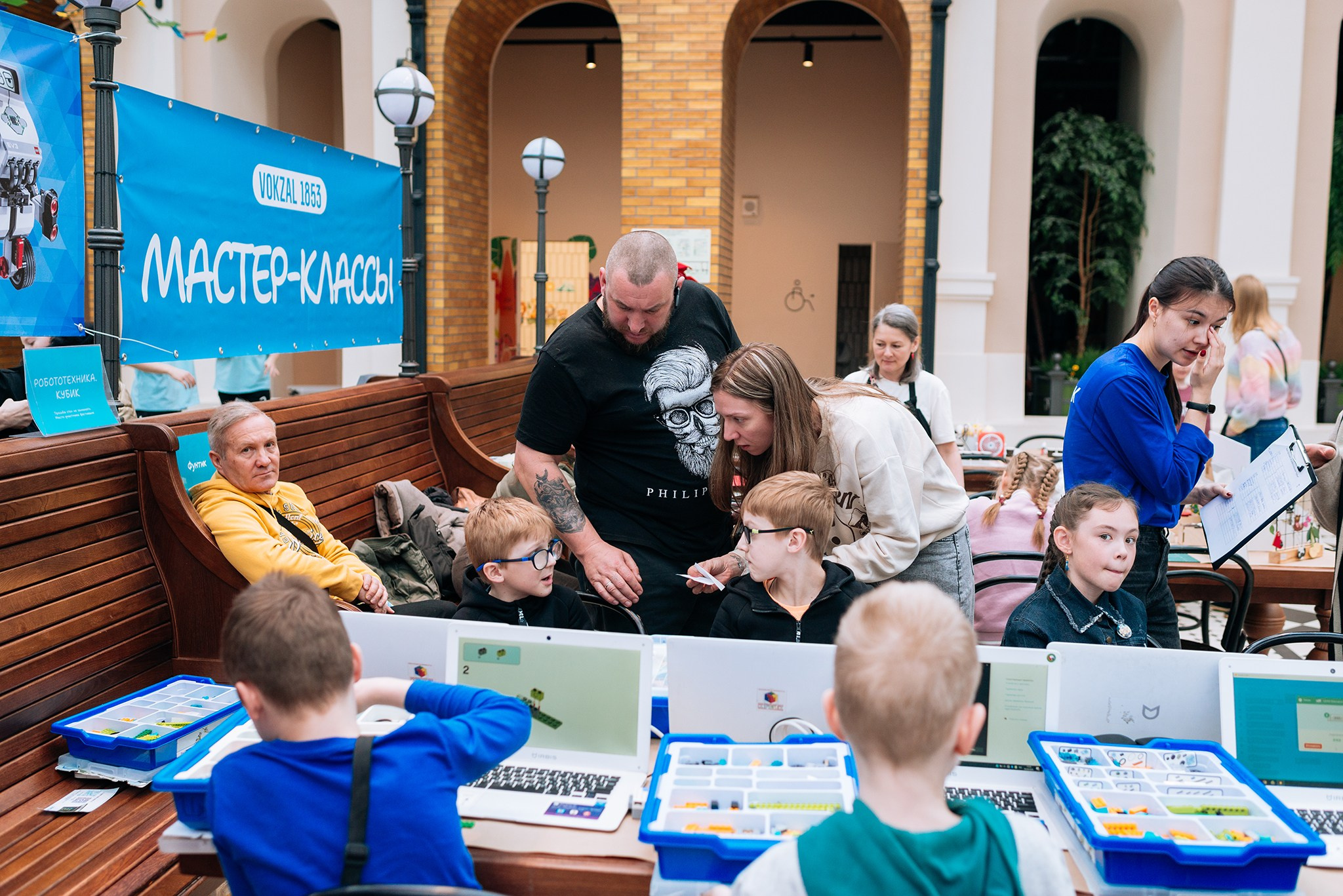 Фестиваль Профессий на VOKZAL 1853. Апрель 26. Репортажный фотограф в Санкт-Петербурге Анастасия Клёпова