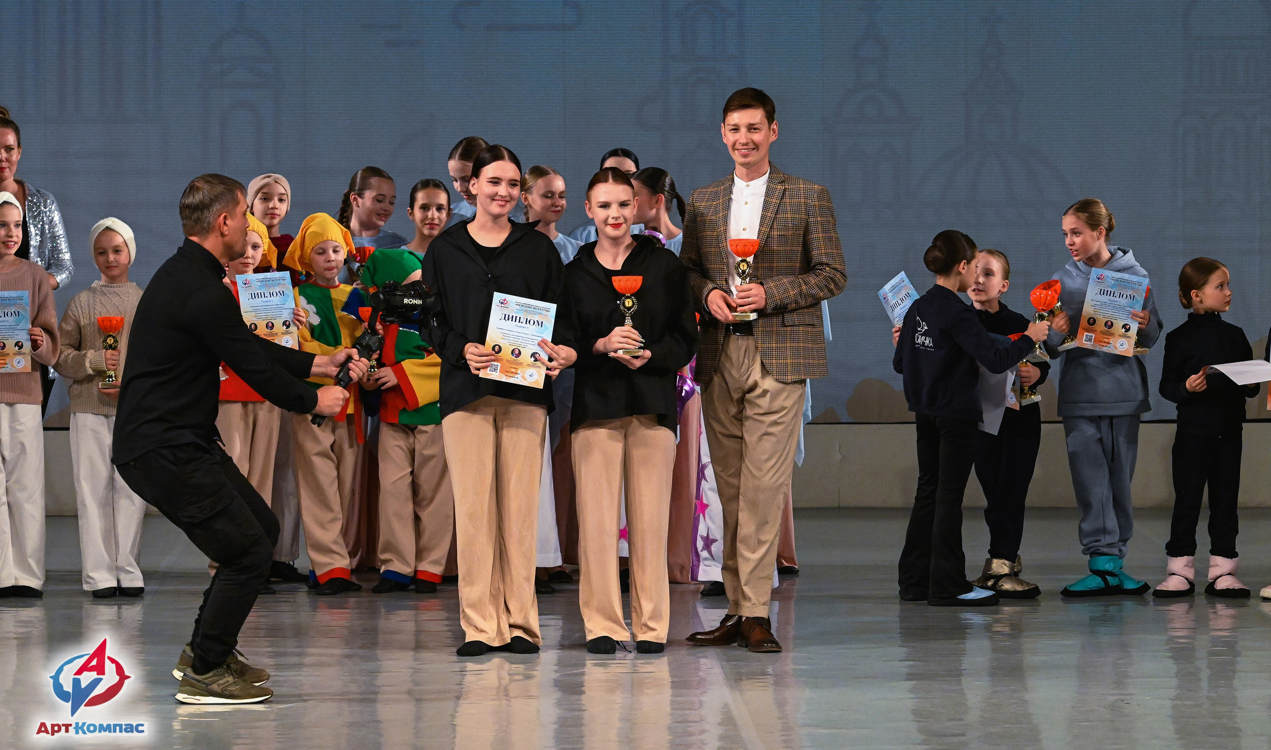 05.10.2025 Всероссийский фестиваль талантов «НЕВСКИЕ ВСТРЕЧИ» г. Санкт-Петербург. Медиастудия Фото Концепт