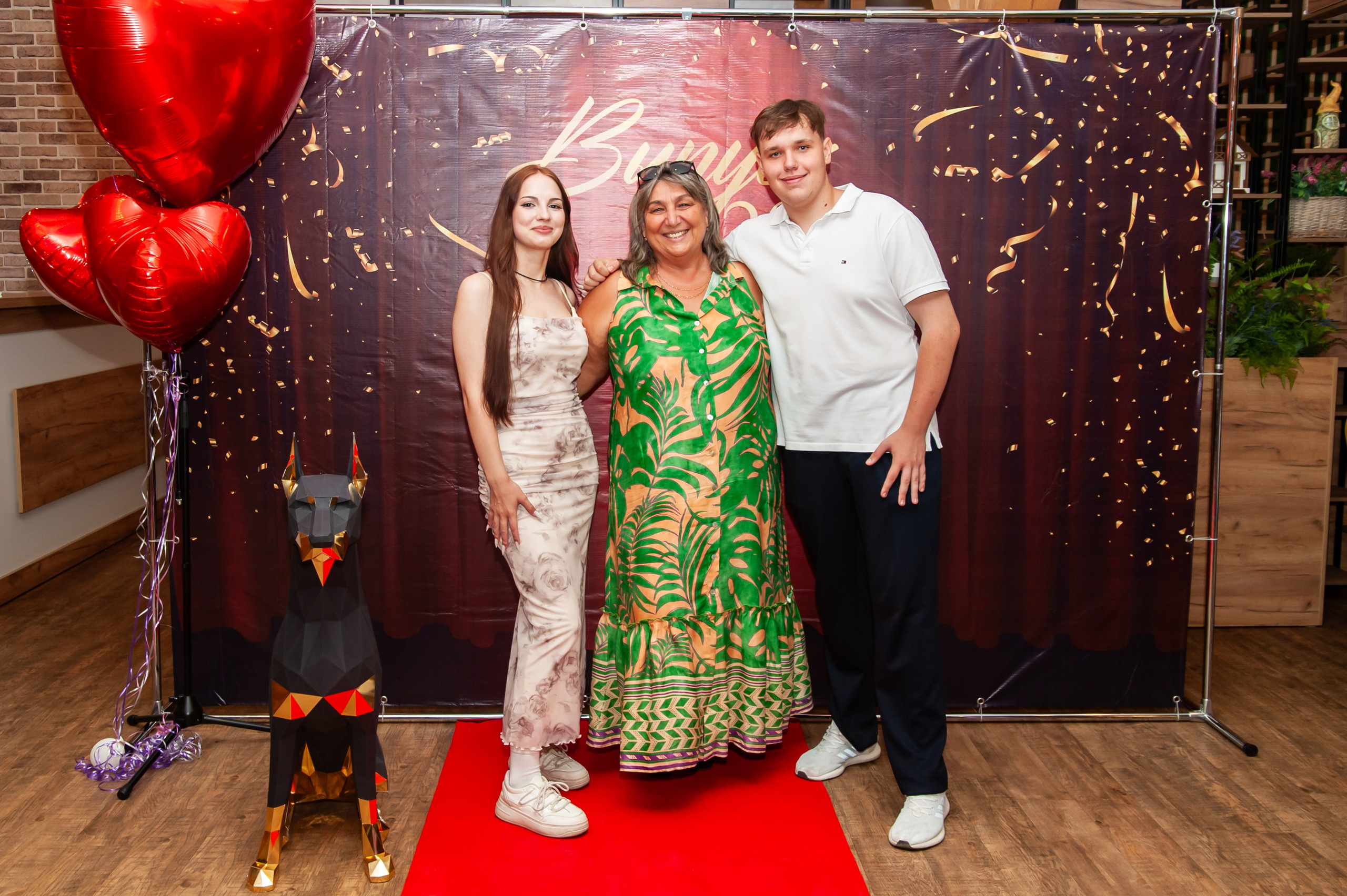 Выпускной МАОУ СОШ № 17 им. Эдуарда Есаяна. Свадебный и семейный фотограф Денис Лукьянов в Краснодаре, Краснодарском крае и Республике Крым