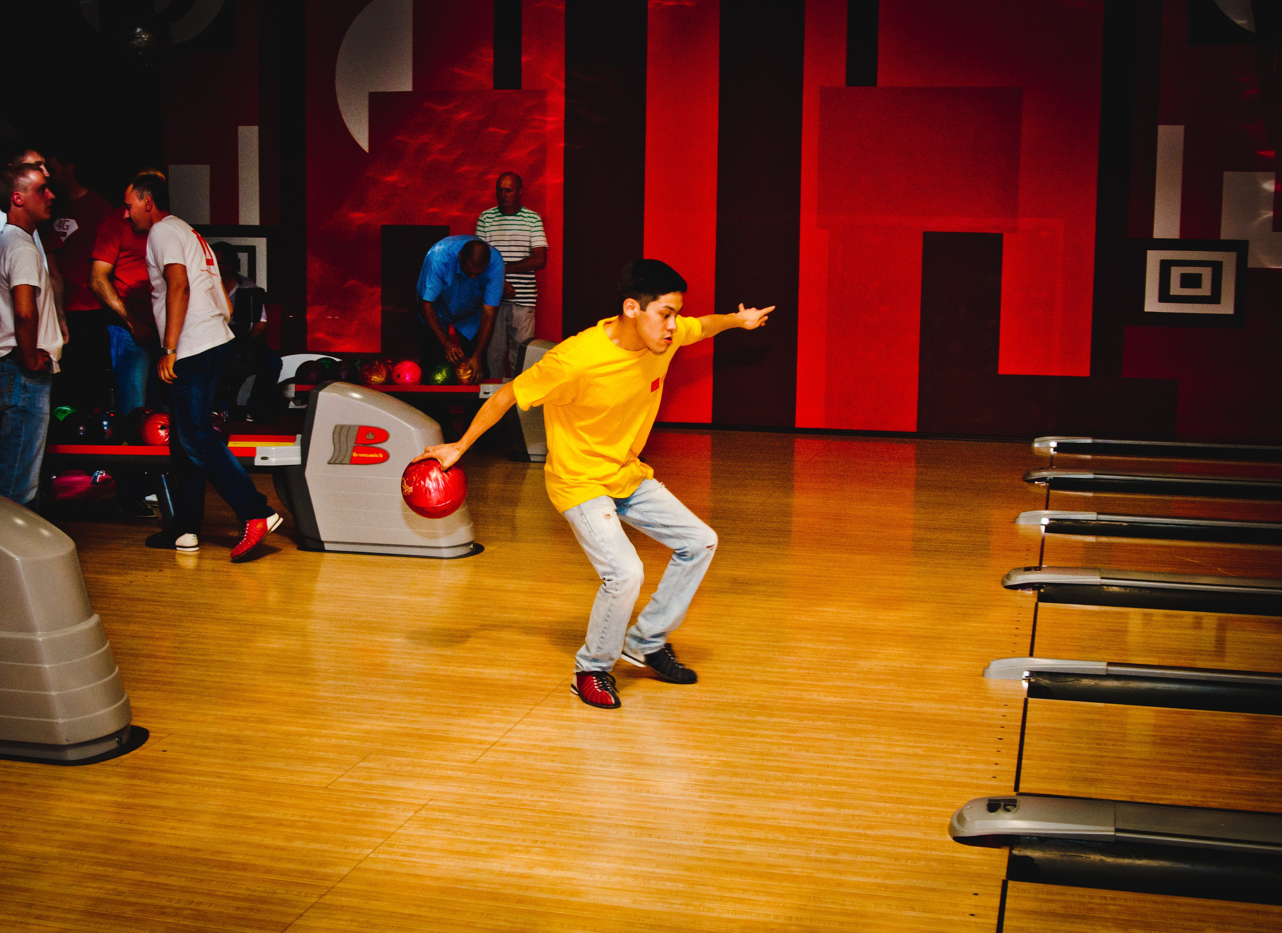 Копоратив.МТС-Теле2-Ростелеком.Боулинг. Свадебный и семейный фотограф Денис Лукьянов в Краснодаре, Краснодарском крае и Республике Крым