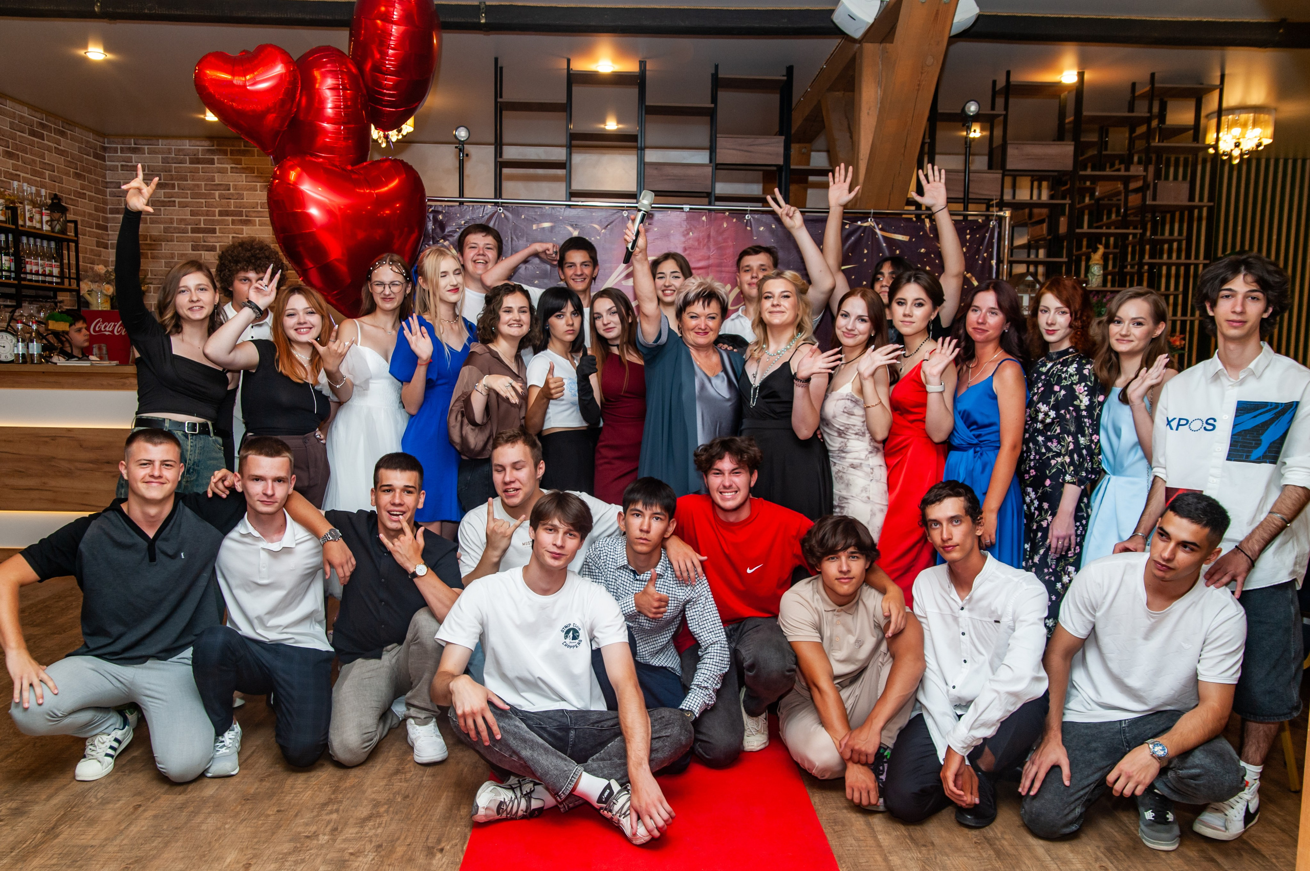 Выпускной МАОУ СОШ № 17 им. Эдуарда Есаяна. Свадебный и семейный фотограф Денис Лукьянов в Краснодаре, Краснодарском крае и Республике Крым