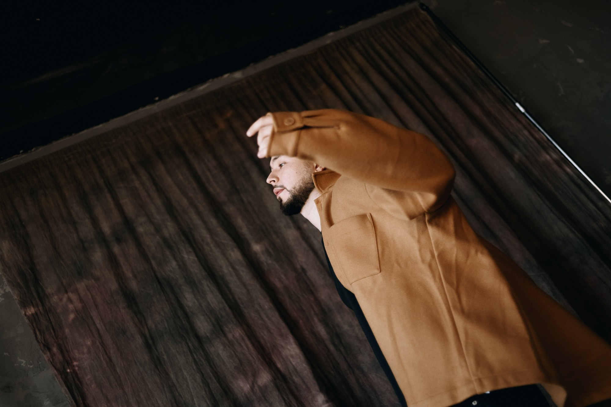 Мужской портрет в студии Тюмень — Фотосессия для мужчин | Дарья Мустафина. Портретный фотограф Тюмень Дарья Мустафина