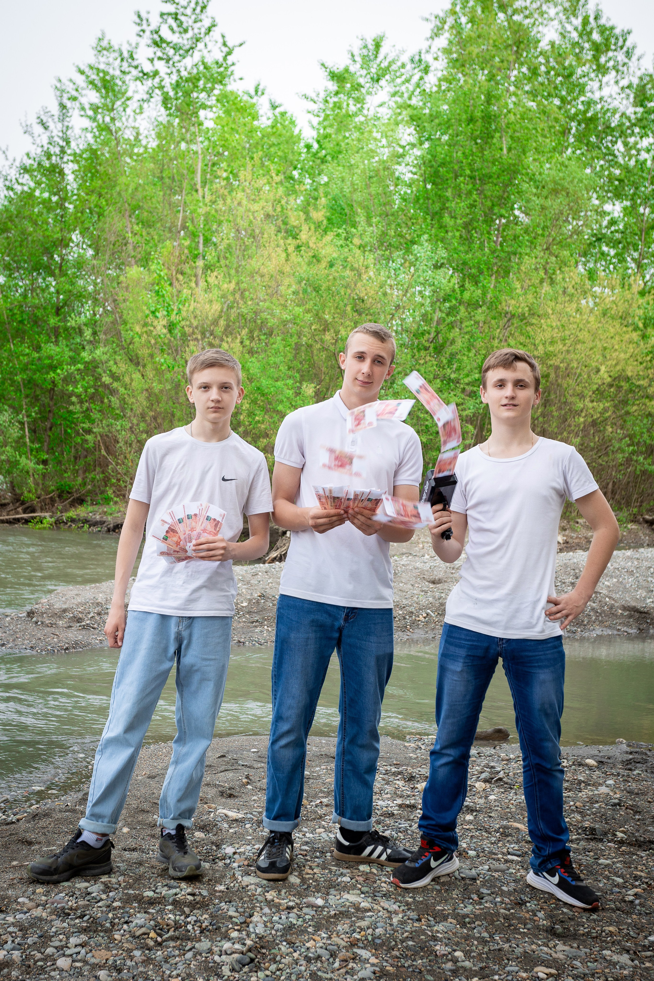 Уличная фотосессия на выпускной альбом. Выпускные альбомы Майкоп, Краснодар Елена Золотарева