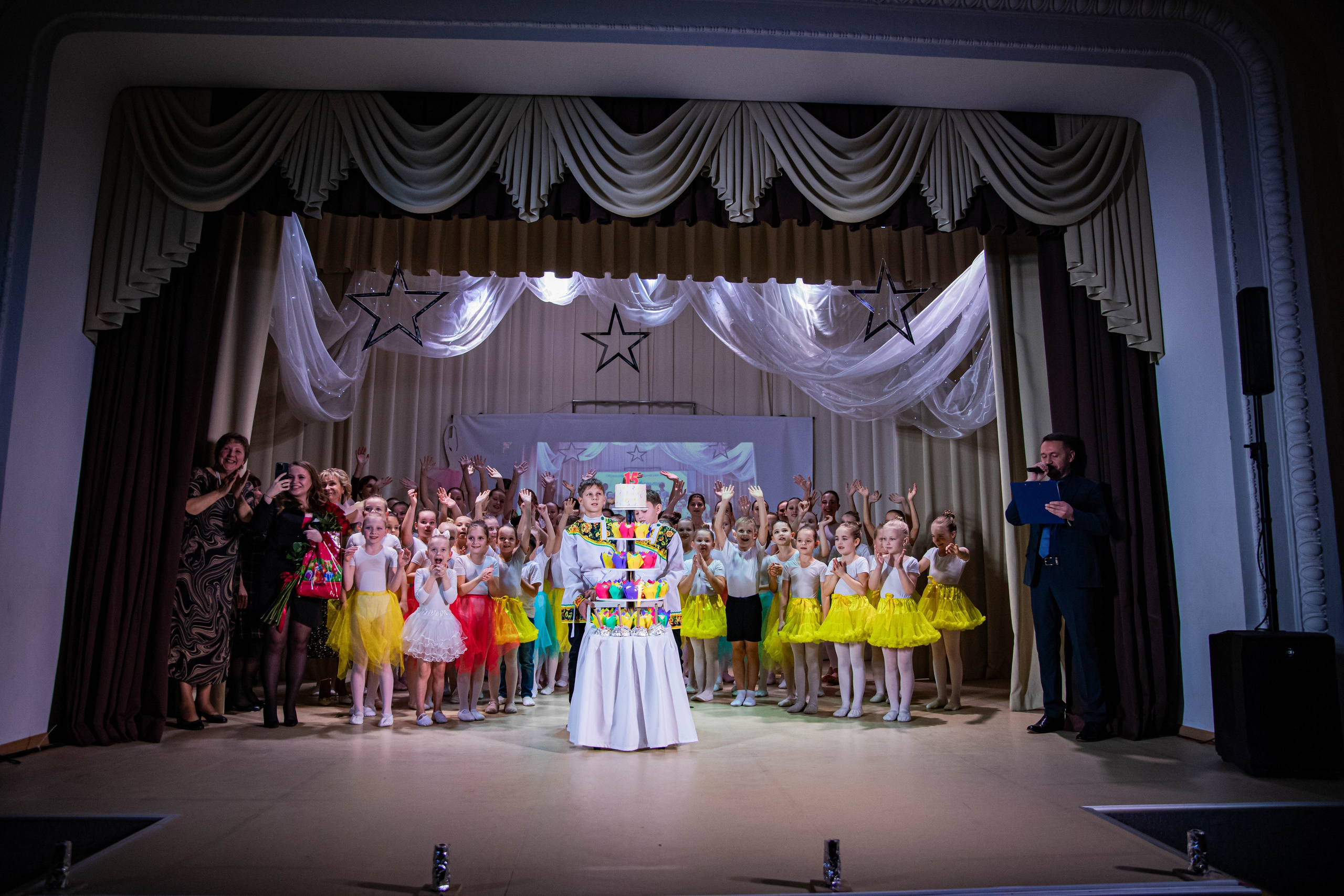 «Конфетти» Юбилейный концерт «Твори Добро». Фотограф Дарья Маташкова
