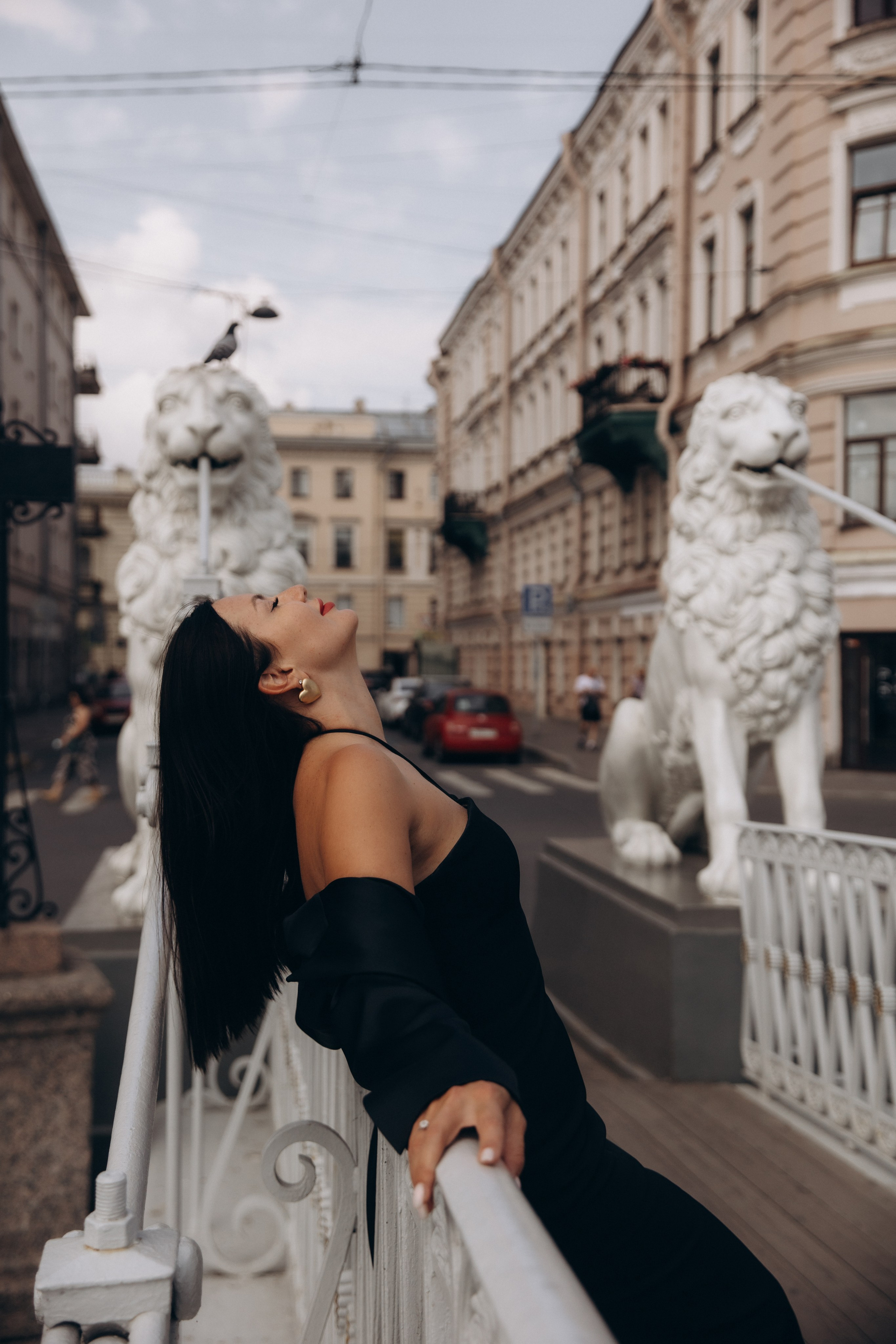 Ольга, прогулка по Фонтанке и фотосессия в парадной Ромашка. Фотограф в Санкт-Петербурге Разиля Идиятуллина