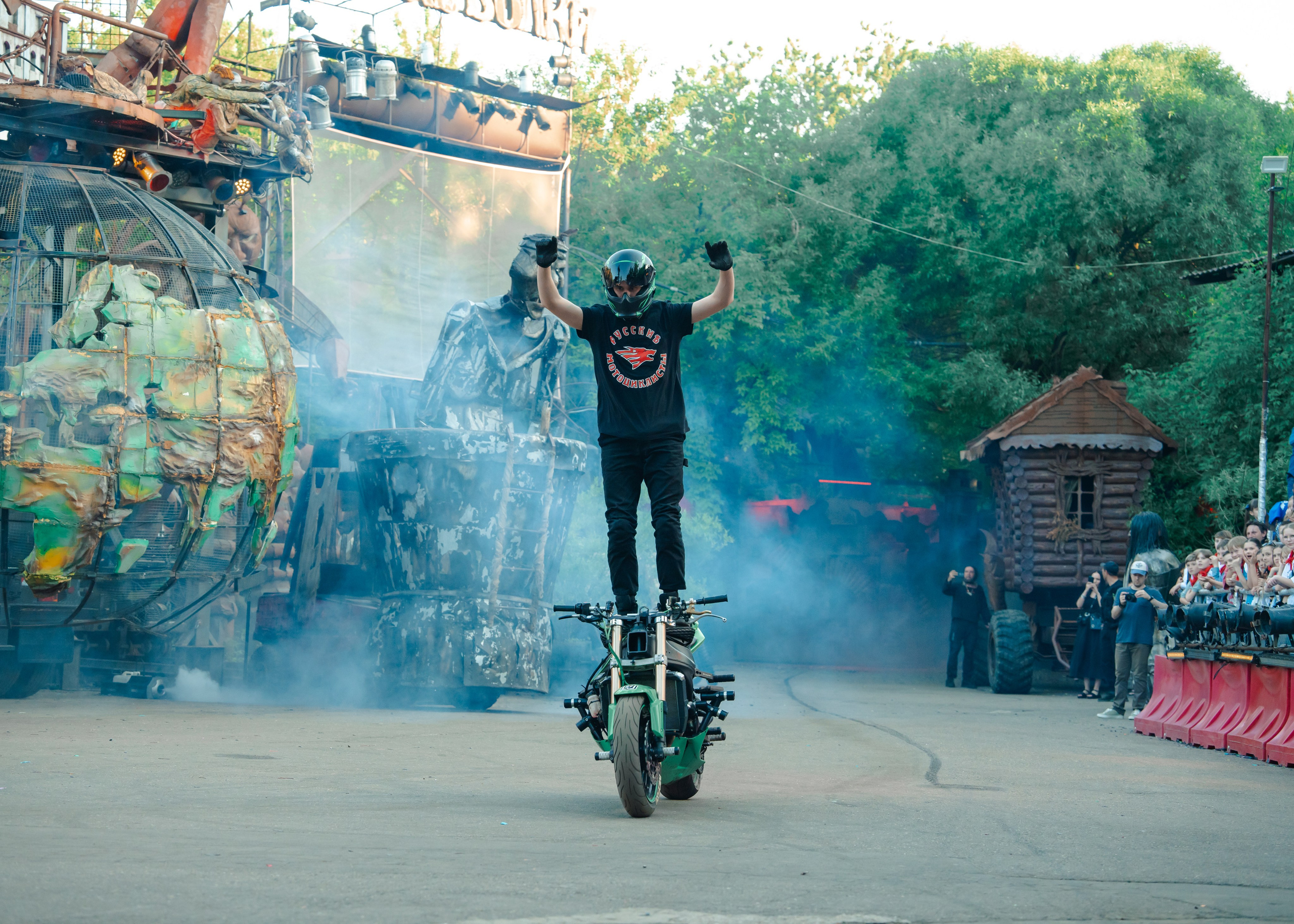 Выпускной Байк Центр «Ночные волки». Крамер Юлиана детский и семейный фотограф