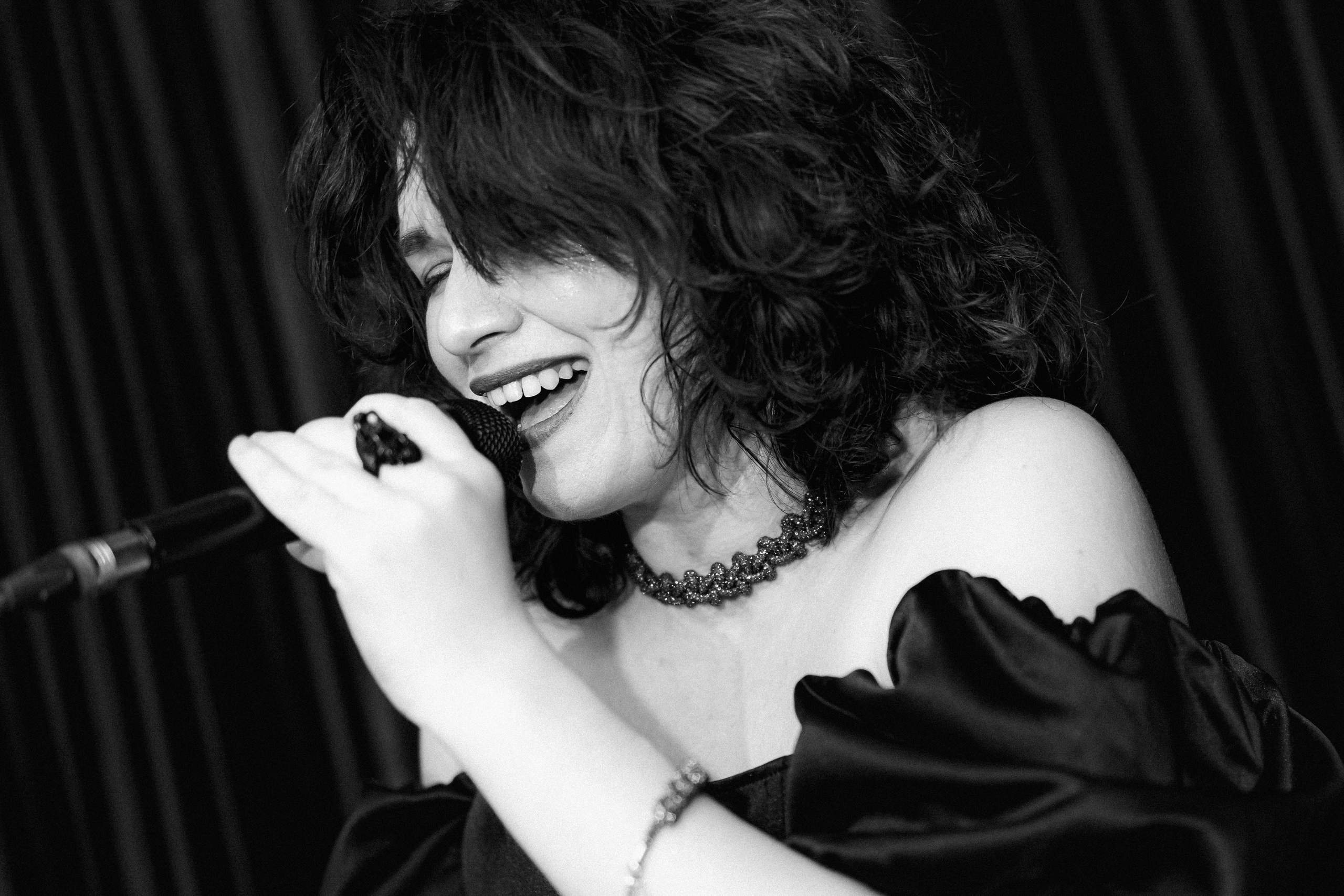 Концерт в В Душе Баре 🎙️ Педагог по вокалу СПб | Екатерина Манаева. Репортажный фотограф в Санкт-Петербурге Никита Лу