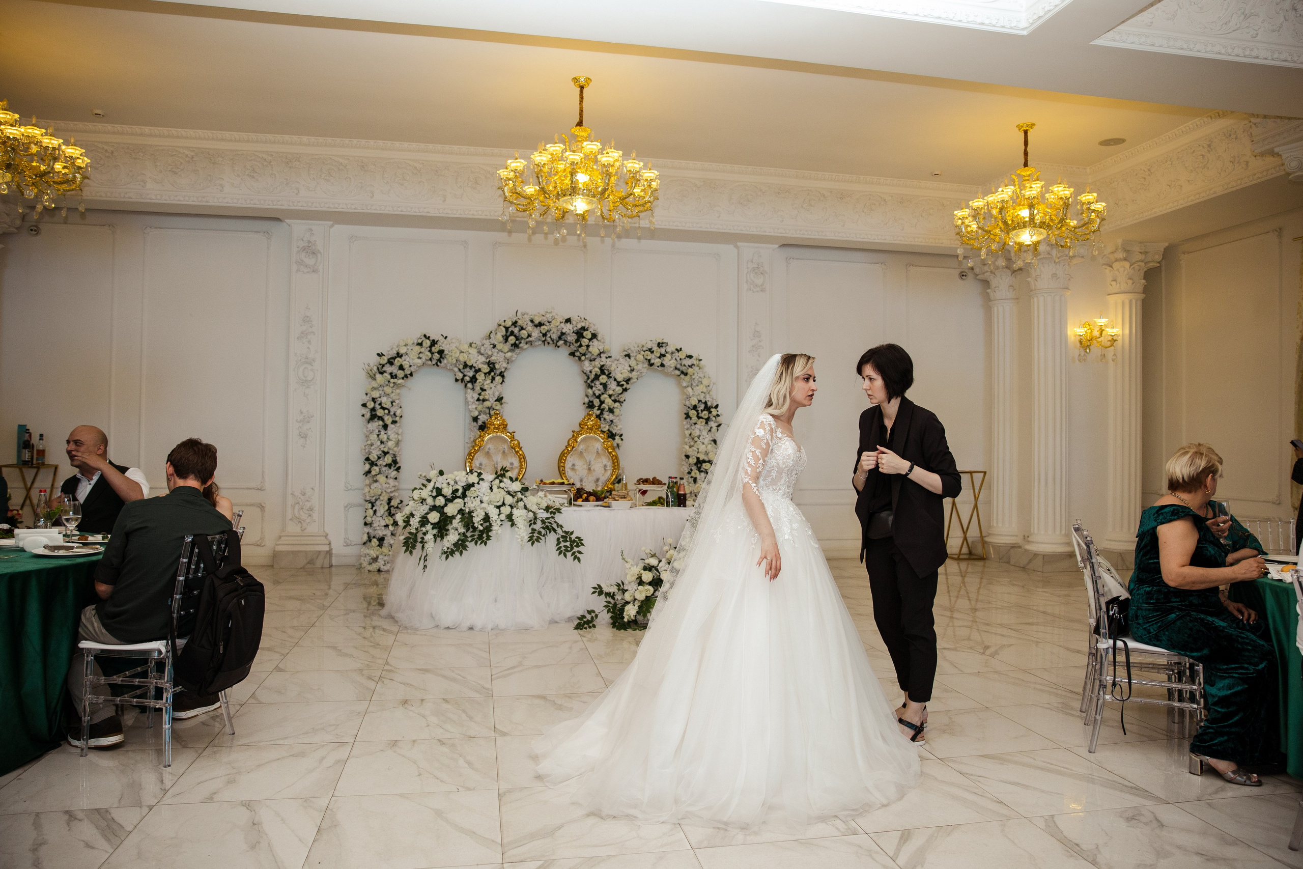 Саша и Лина. Ведущий на свадьбу в Москве Зубков Алексей