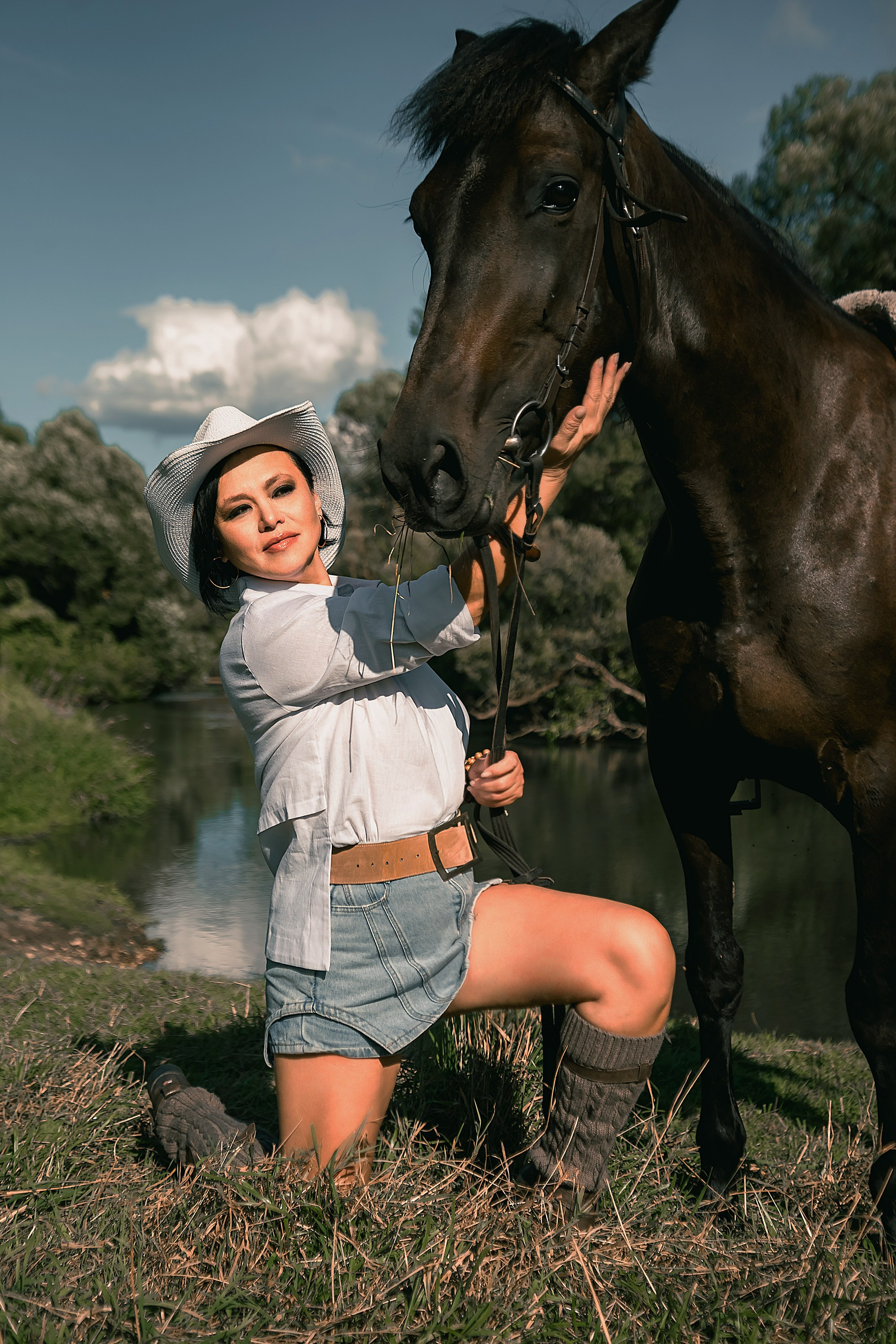 Красивые фотографии девушки на лошади.