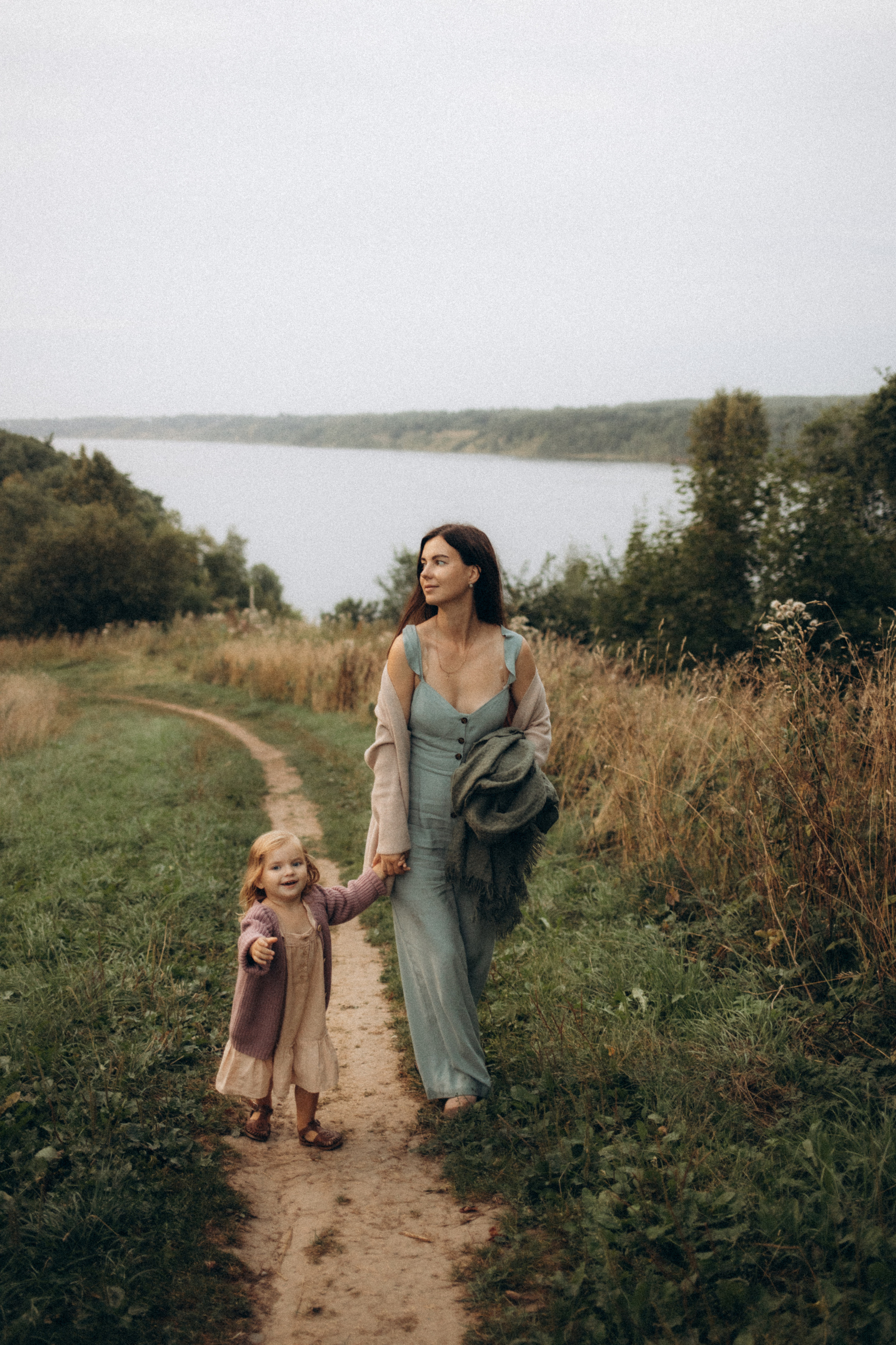 Одни теплым летним вечером. Фотограф Ольга Иванова Ярославль-Москва