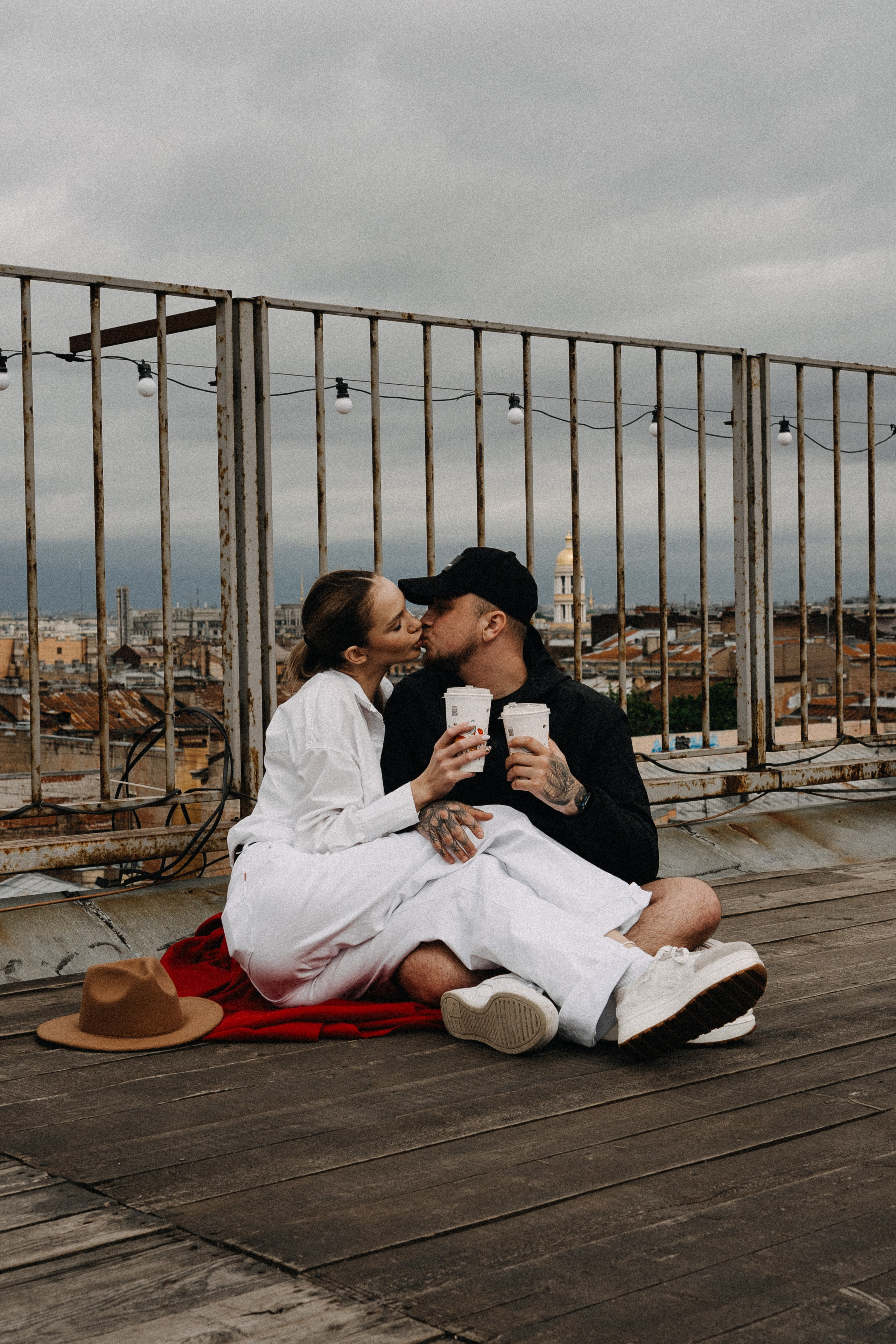 МЫ ГУЛЯЛИ ПРО КРЫШАМ ПИТЕРА. Профессиональный фотограф, Санкт-Петербург — Виктория Богомолова