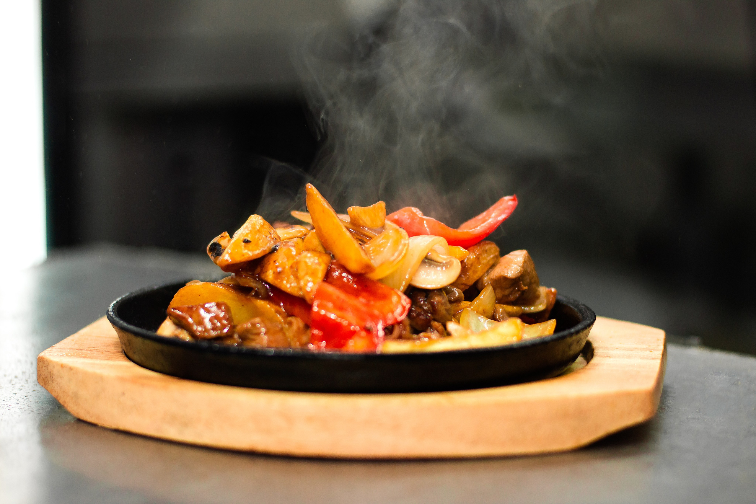 Ресторан «Маршал» 14 февраля. Виктория Ларина — Портретный профессиональный фотограф в Иркутске