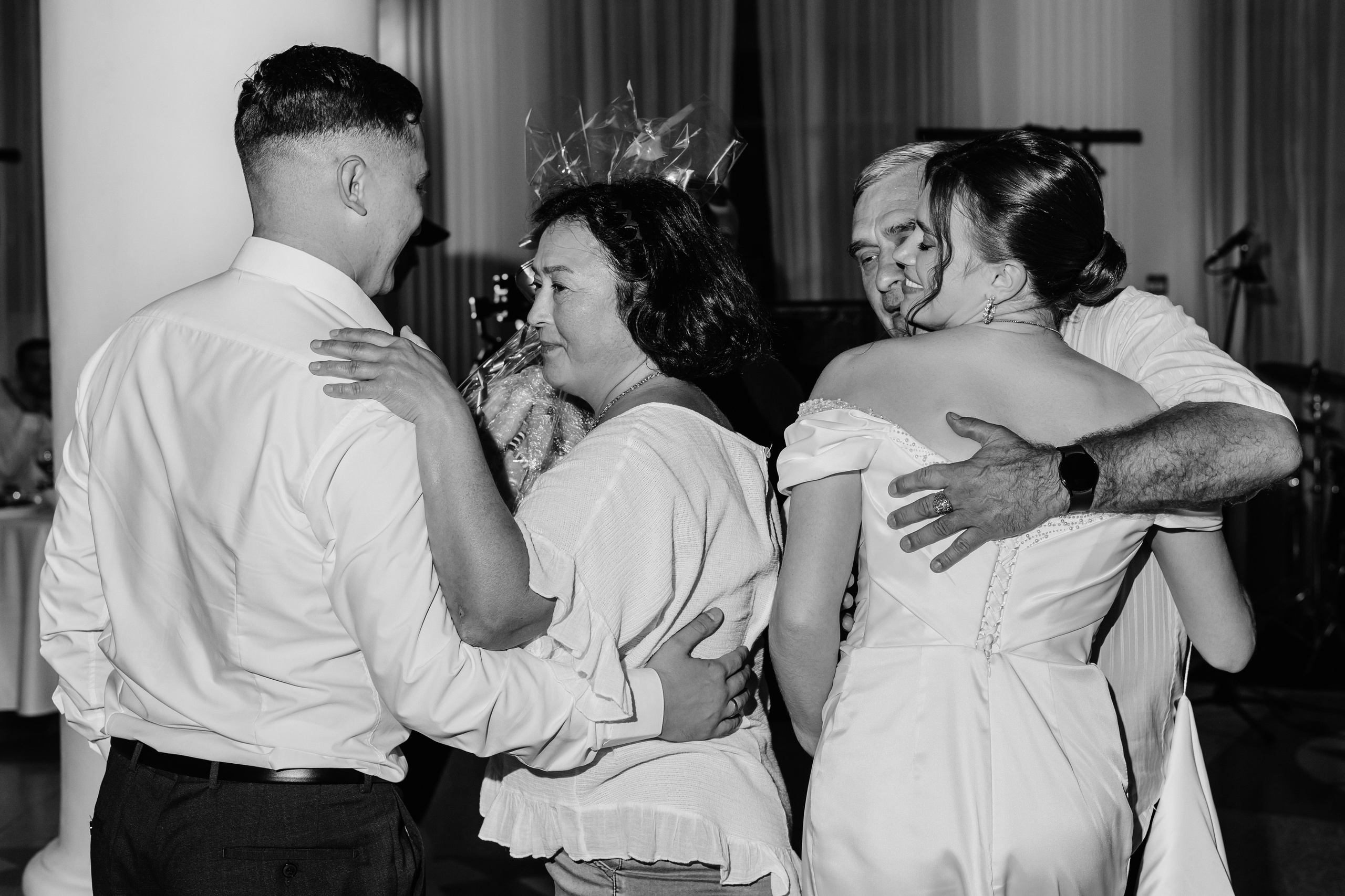 Саша и Саша. Свадебный фотограф и видеограф Когай Дмитрий и Юлия