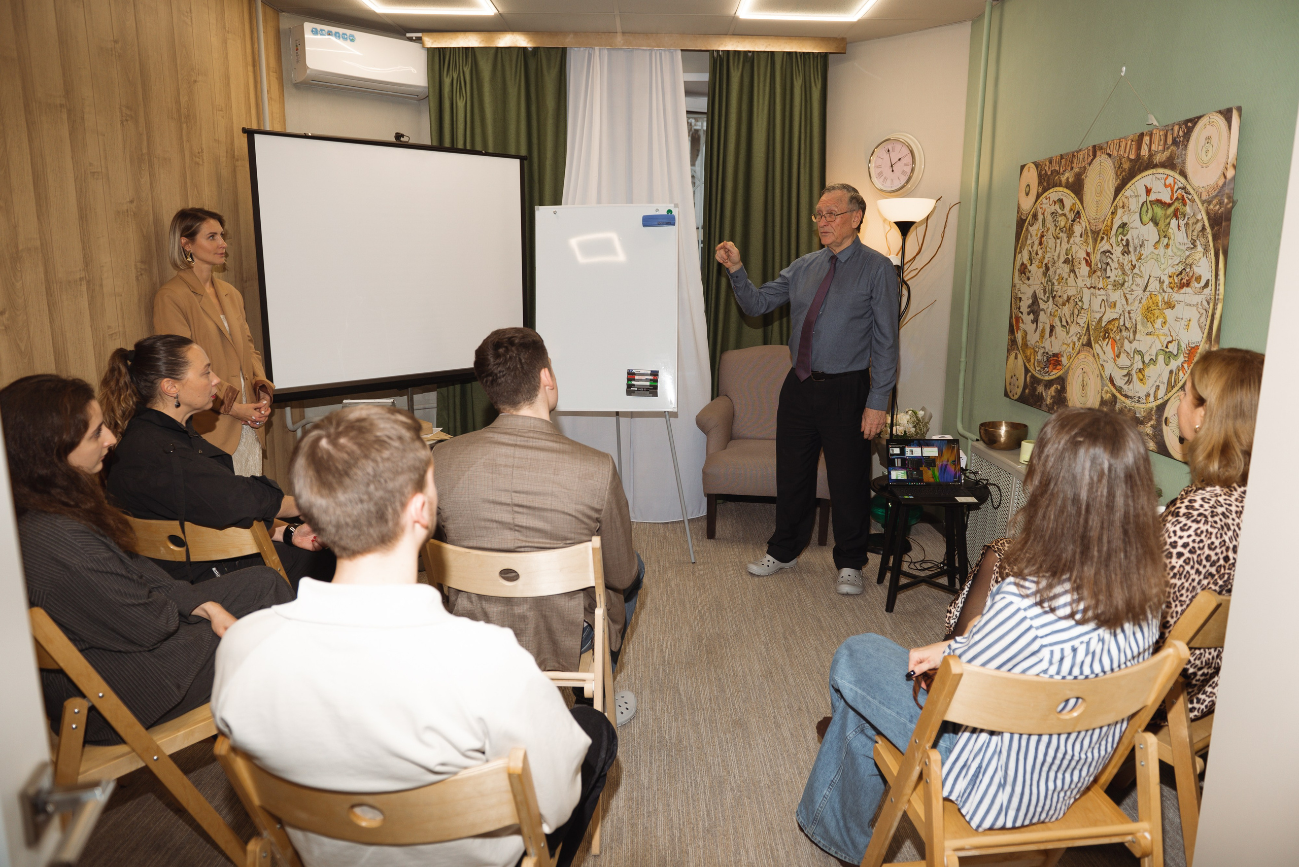 Годовщина коворкинга «Луч». Фотограф Москва Настя Профотовна. Репортажные, свадебные и контент фотосессии