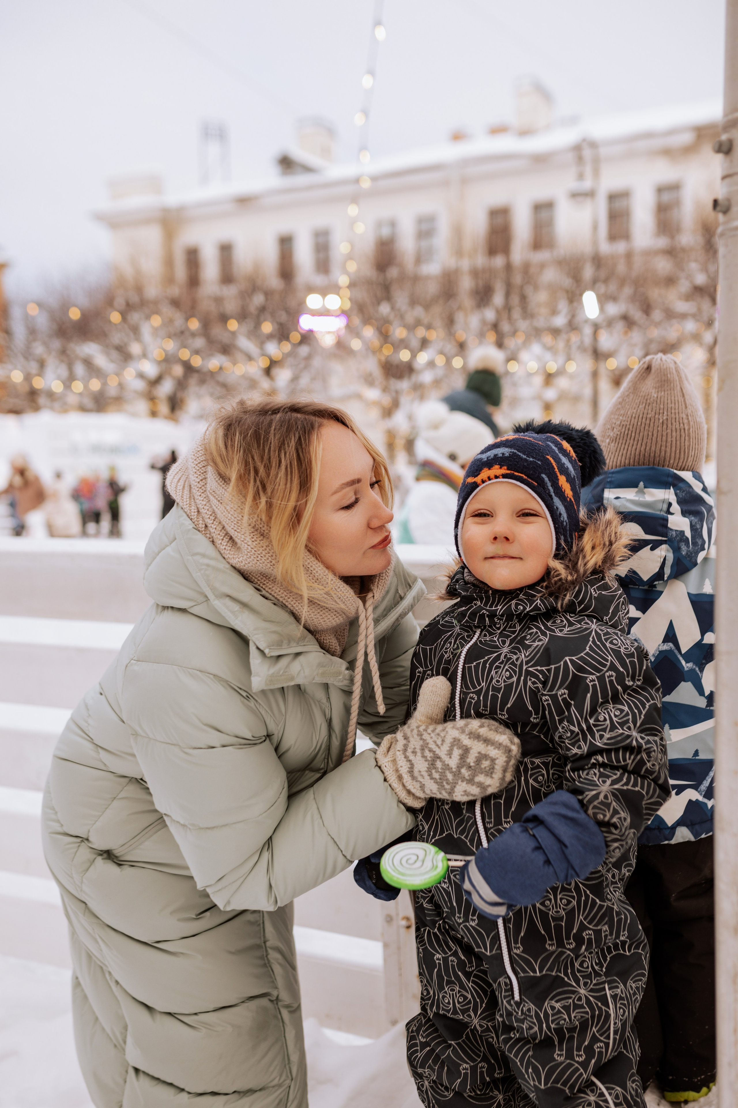 Семейная, Манежная площадь