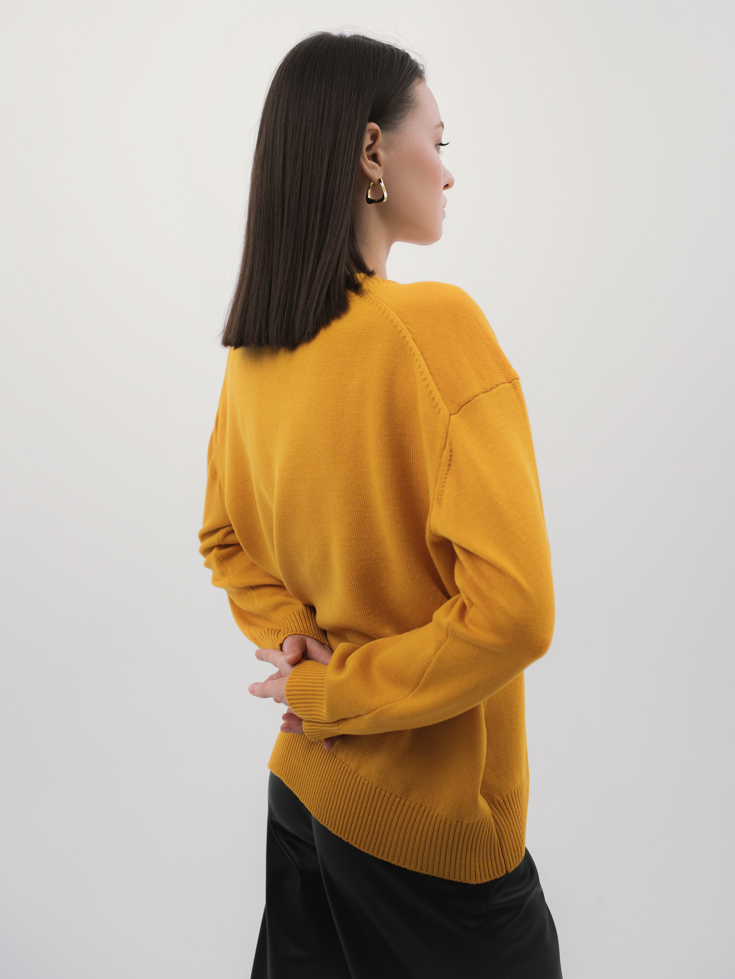 Red Cardigan. Фотограф в Москве и Сургуте Алла Лесовая. Снимаю каталог для брендов и индивидуальные портреты для людей