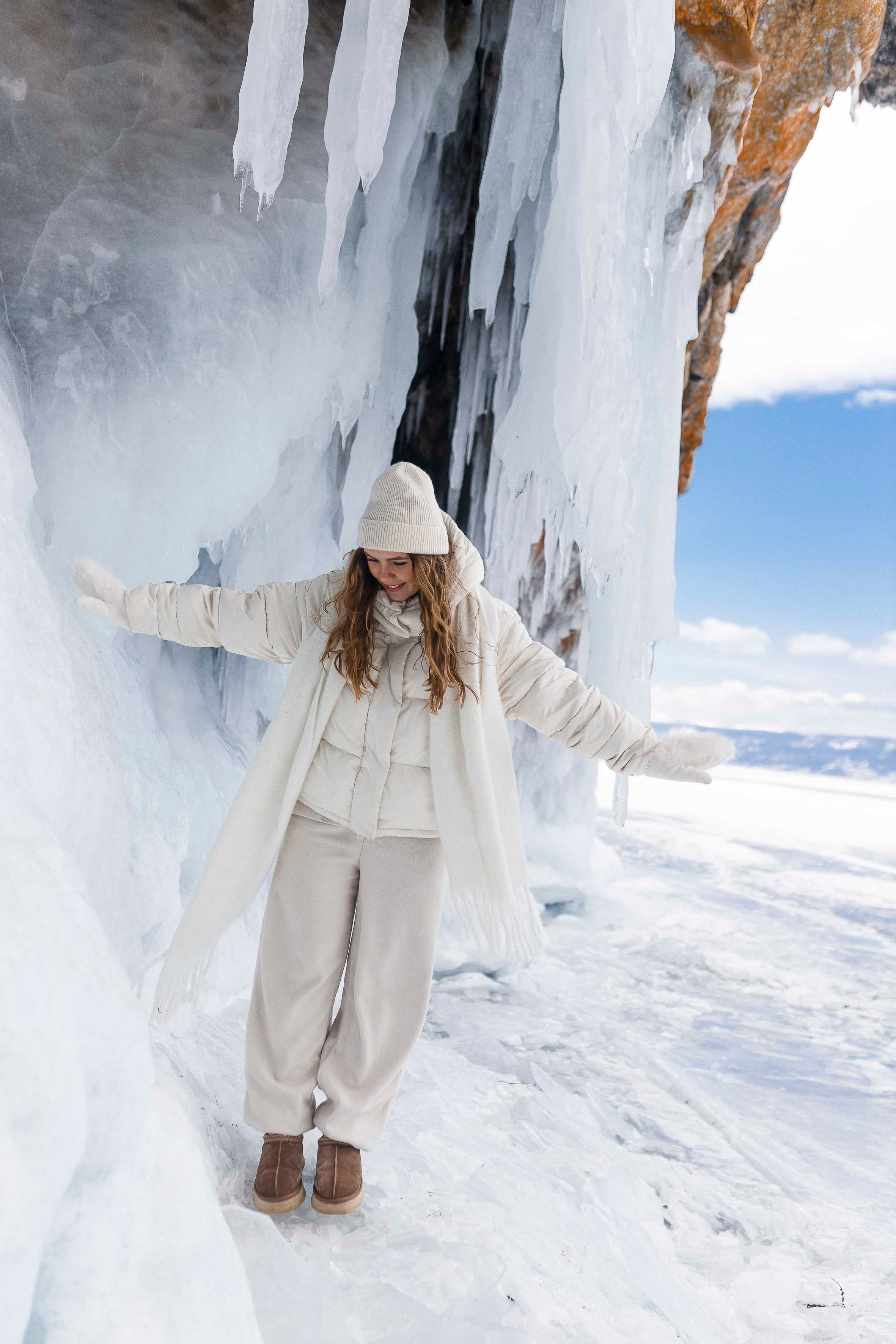 Весь день на льду. Фотограф Ольхон, Регина