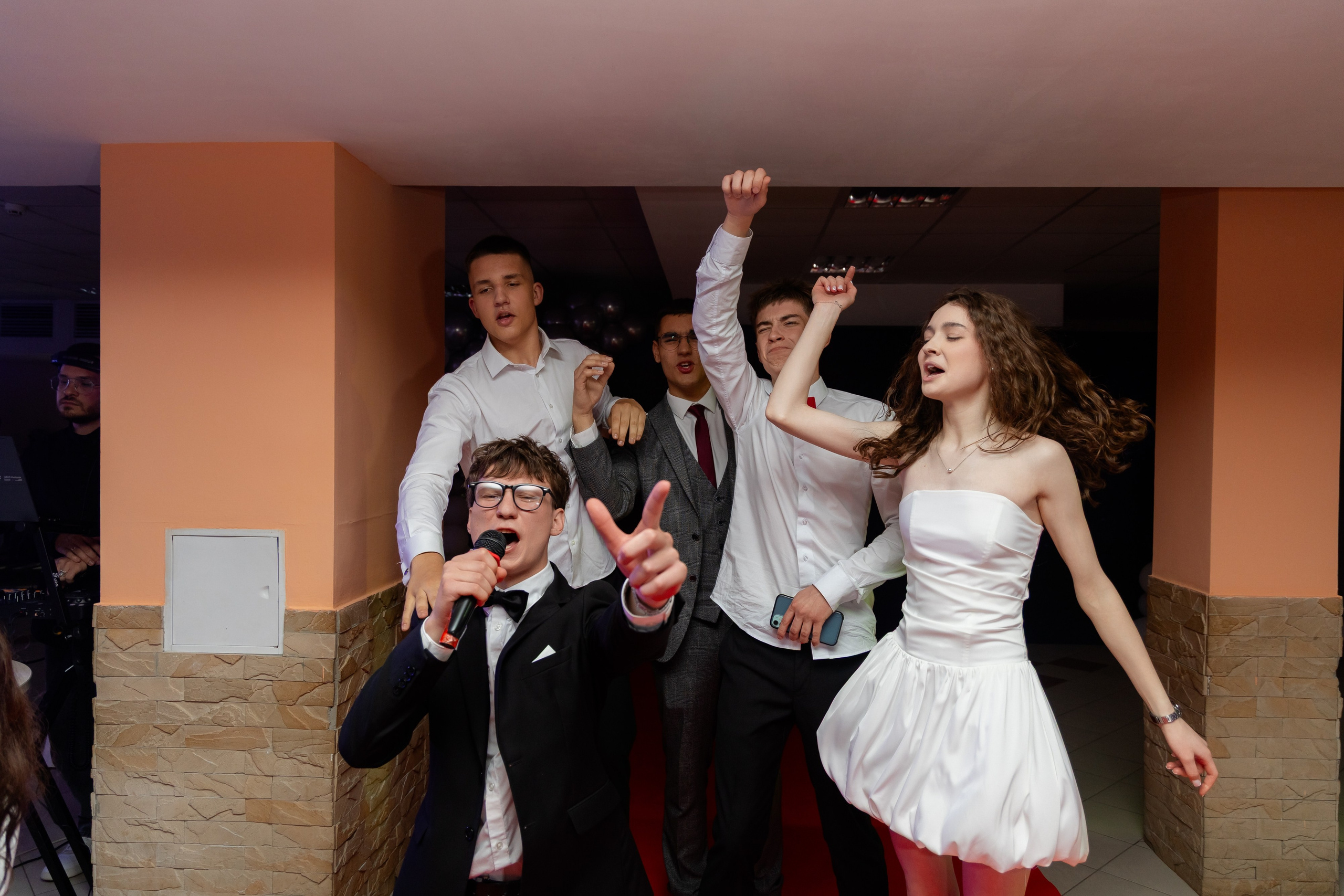 Школьный выпускной 2025 год в Минске, Беларуси. Свадебный фотограф в Минске/Беларуси Сергей Спиридонов