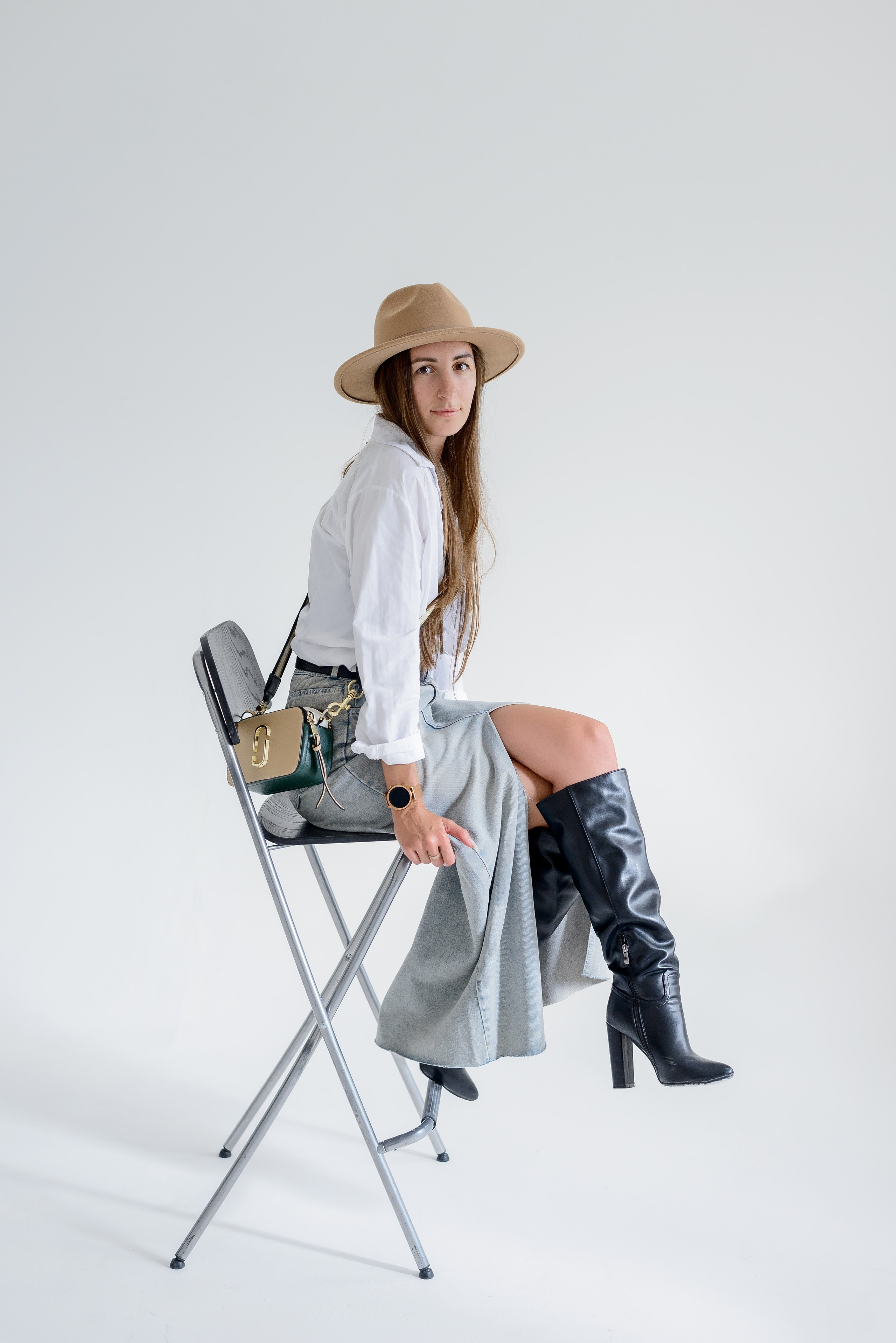 Фотограф для фотосессии в студии Балаково