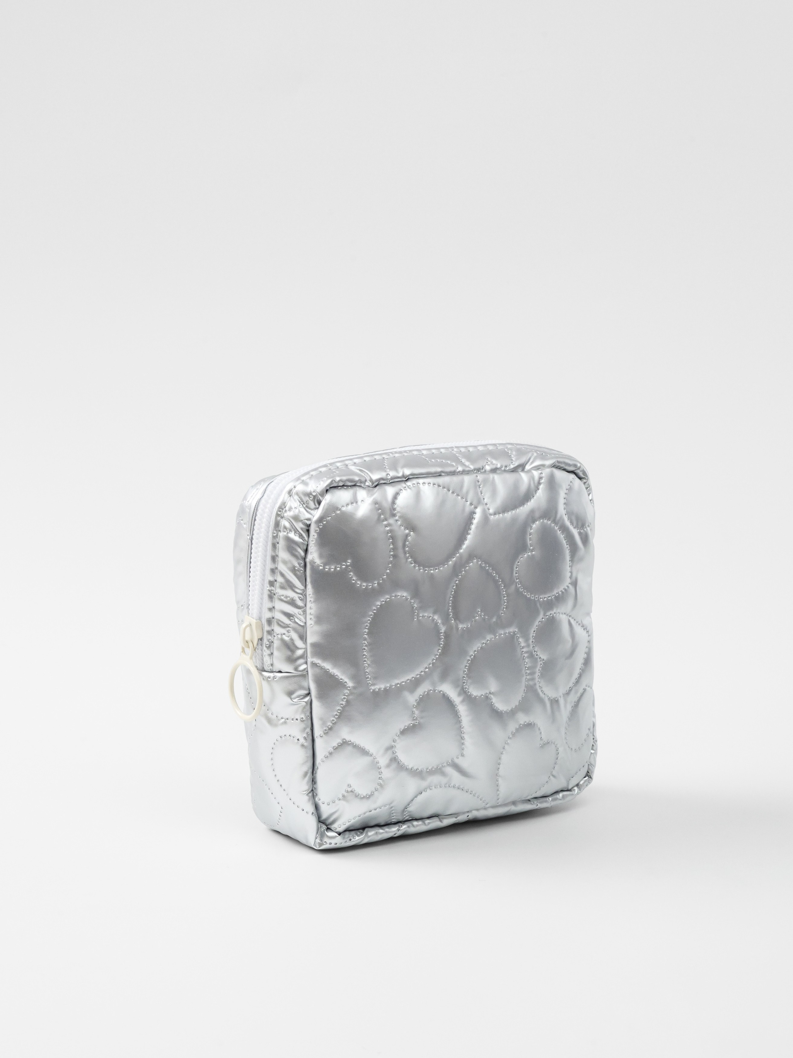 Косметички. Предметный фотограф, инфографика и видео в Санкт-Петербурге