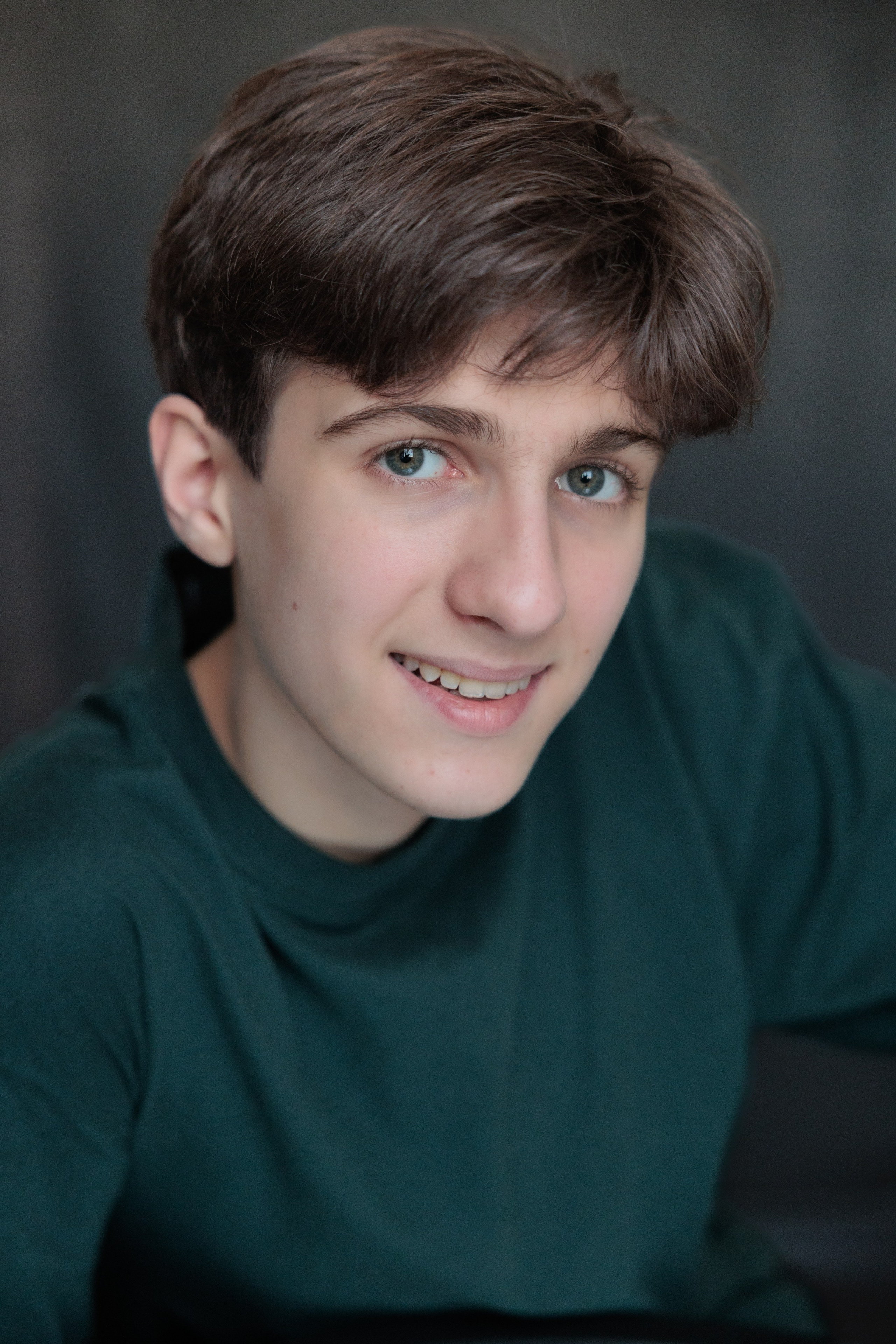 АРТЁМ. Я фотограф из Москвы к Вашим услугам