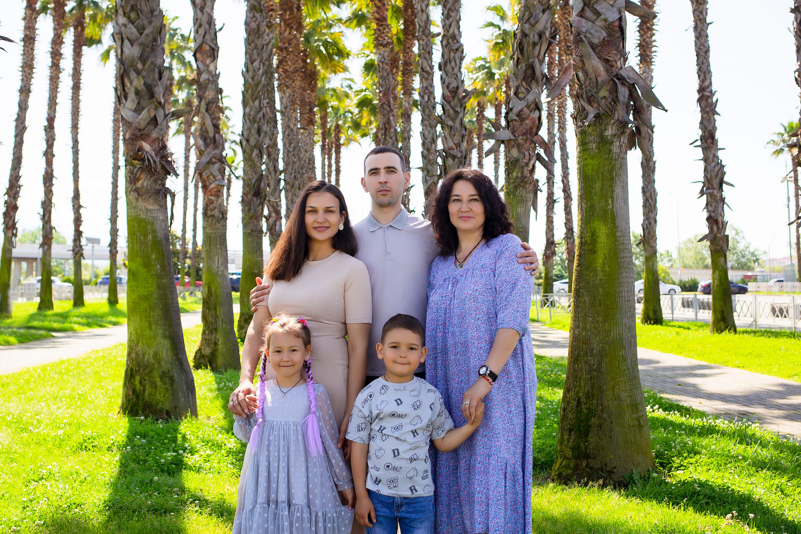 Семейный отдых в Сочи и Адлере: фотосессия в пальмовой аллее