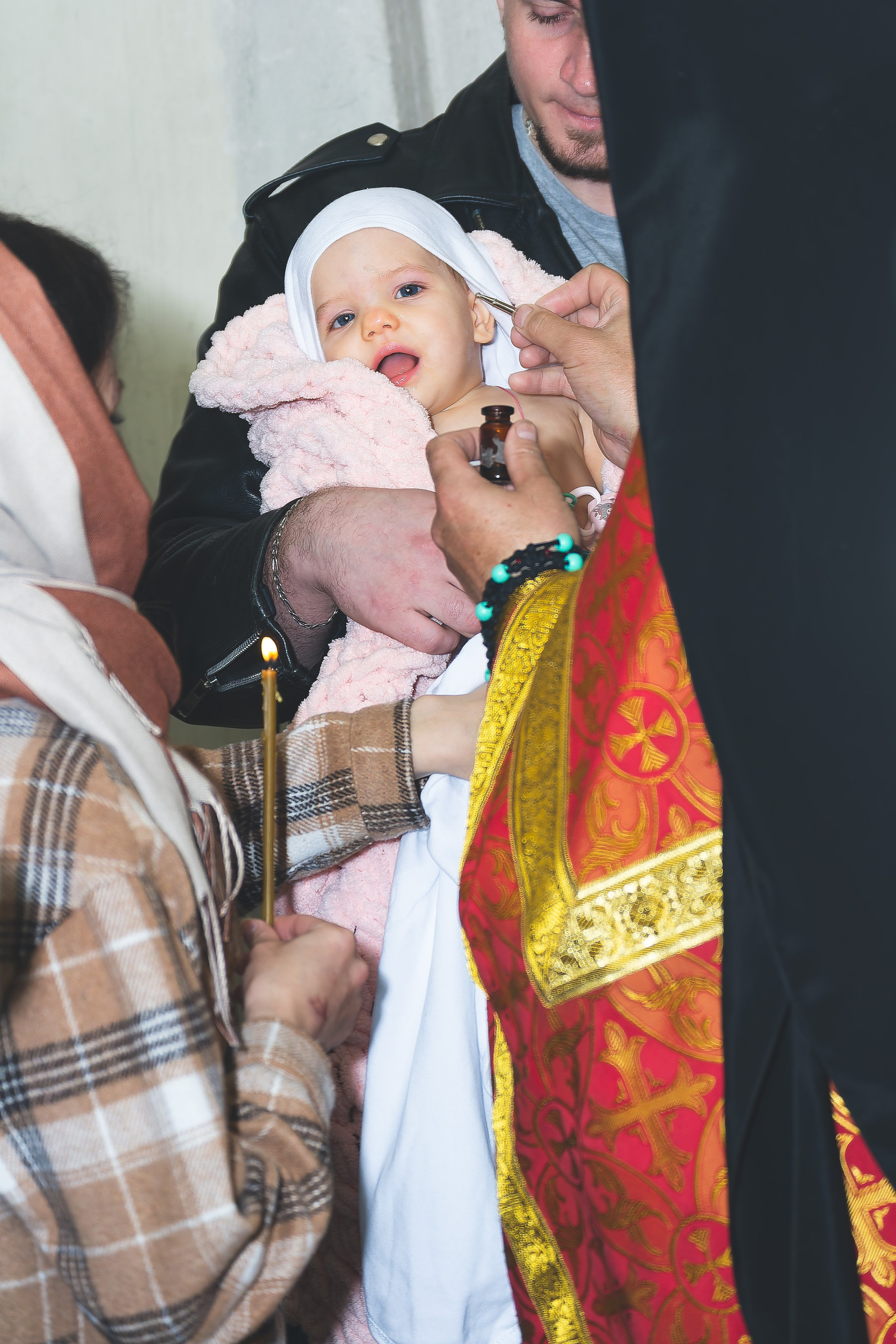 Крещение Ксении в храме Рождества Пресвятой Богородицы д. Щербинино. Фотограф Евгений Егоров