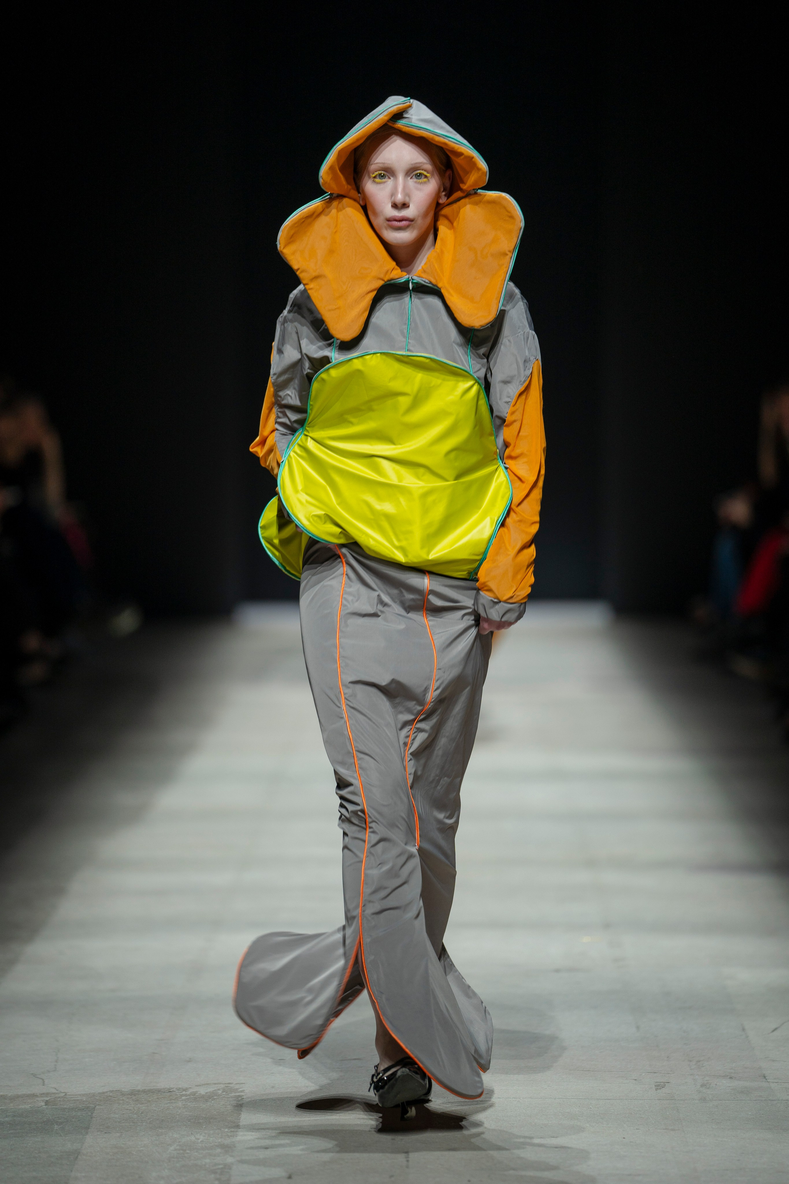 Показ Школы дизайна НИУ ВШЭ на Московской неделе моды. Фотограф в Москве Савкина Евгения