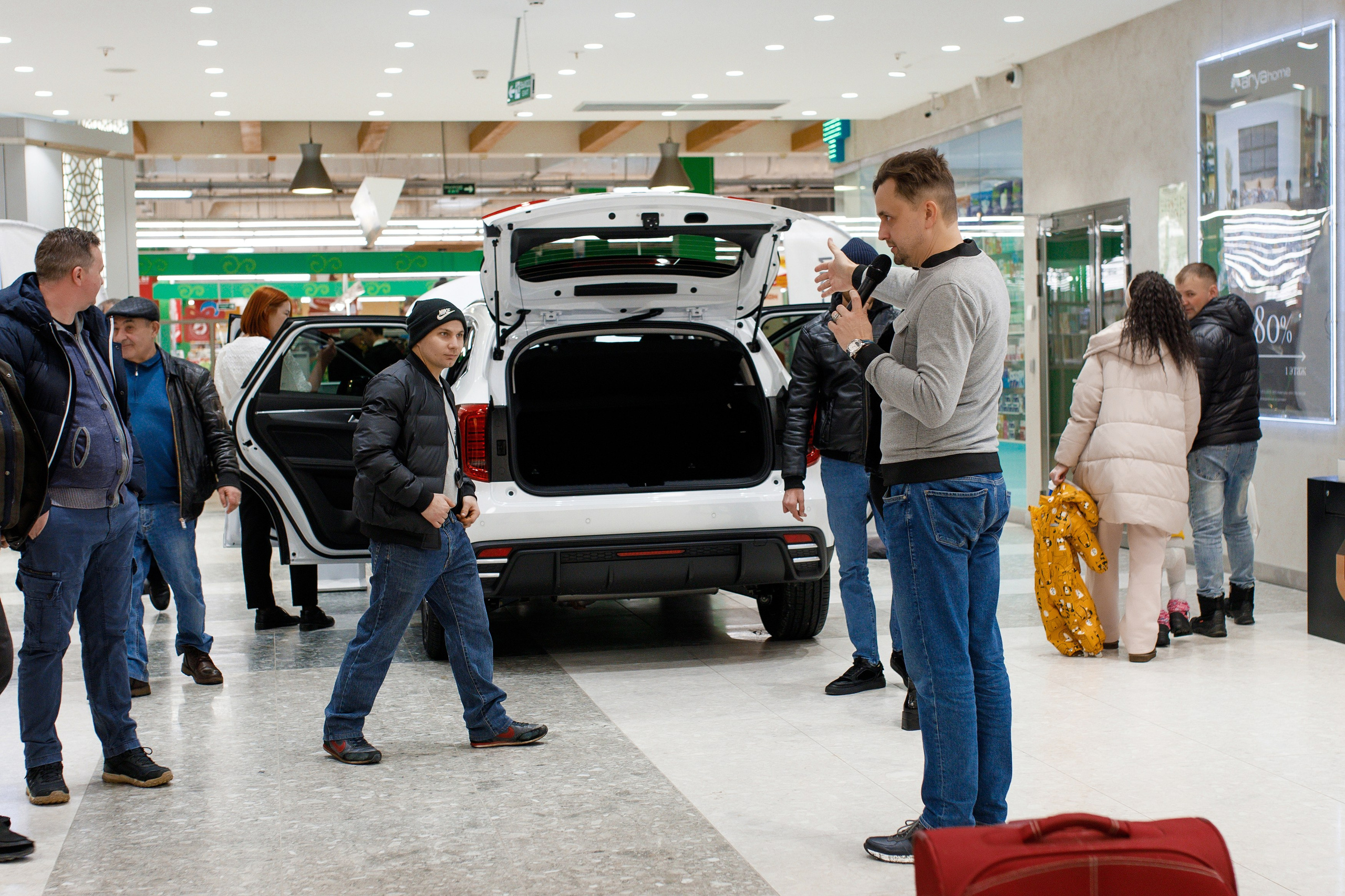 Презентация Нового HAVAL Jolion в ТРК Спешилов. Фотограф Дмитрий Молчанов | Фотограф Пермь | Фотограф