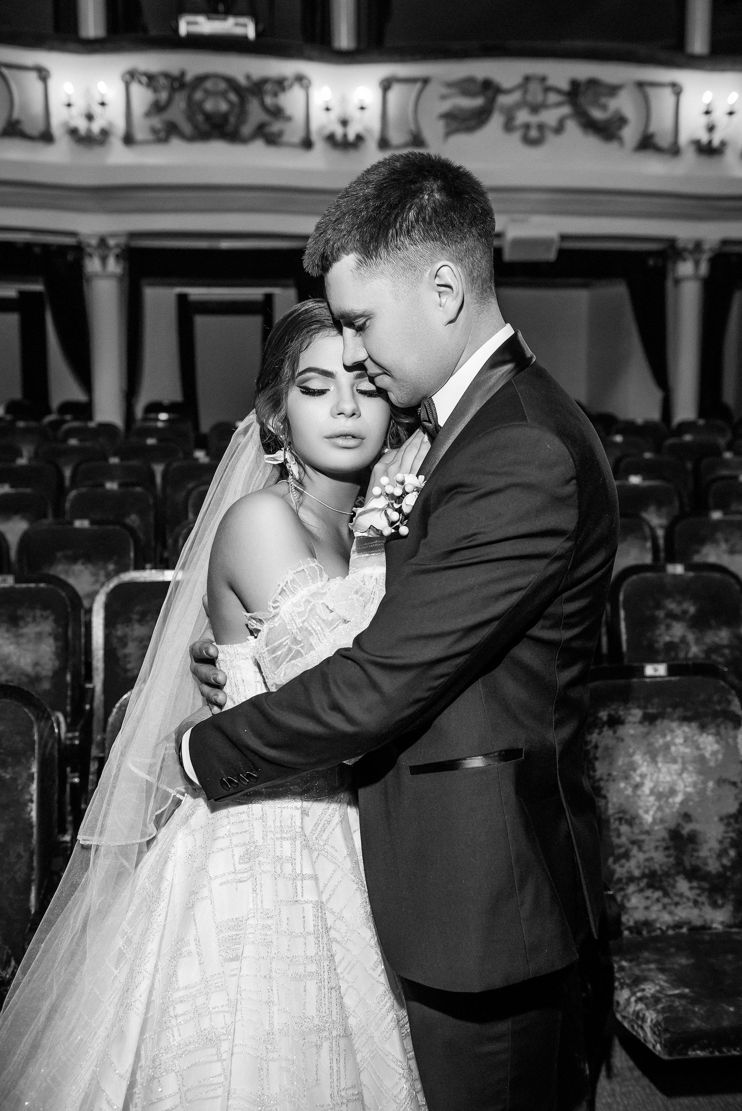 свадебная Фотосессия в драматическом театре