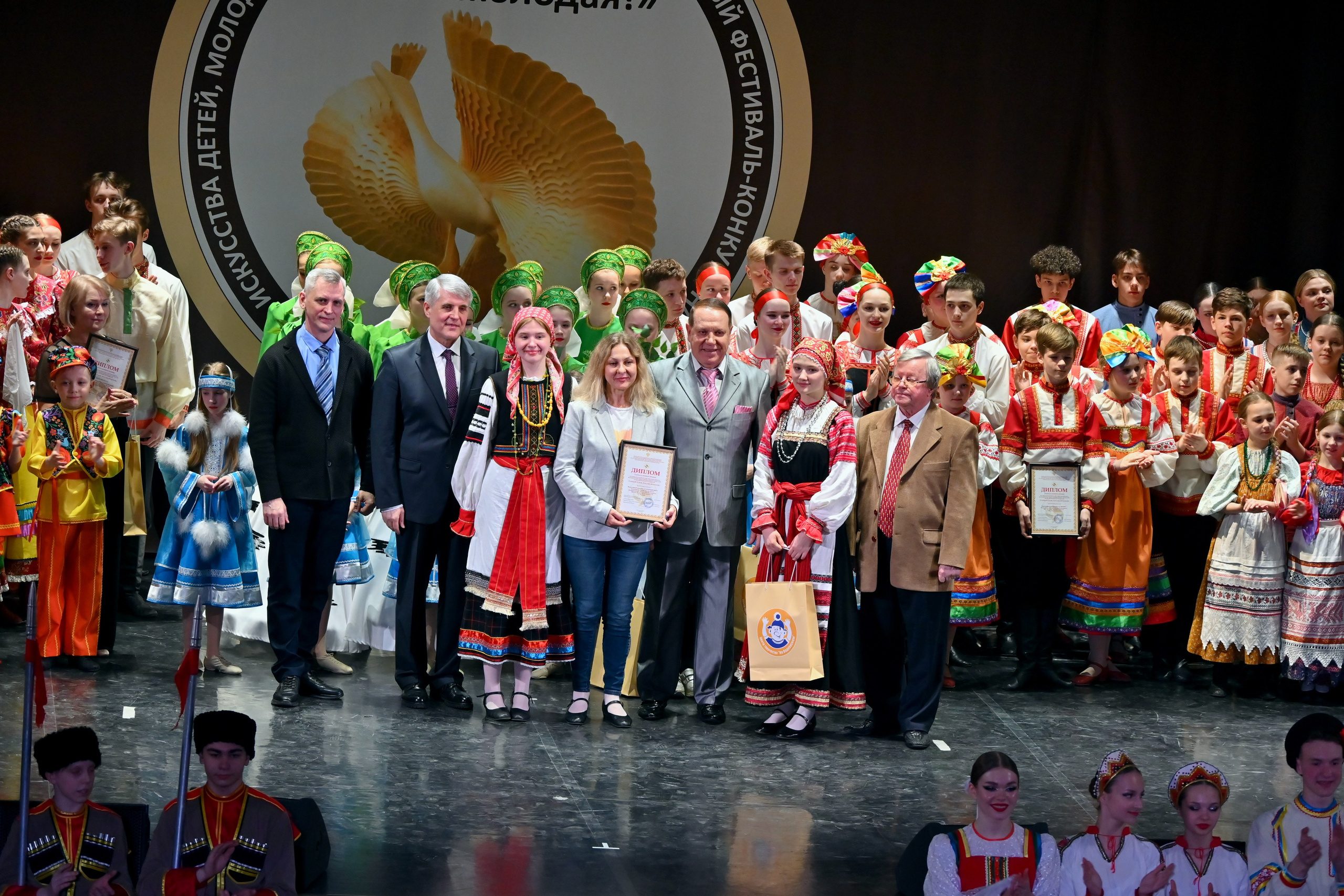 Гала-концерт. Танцуй и пой, Россия Молодая! 22.04.2024. Профессиональный фотограф в Москве Алёна Котова