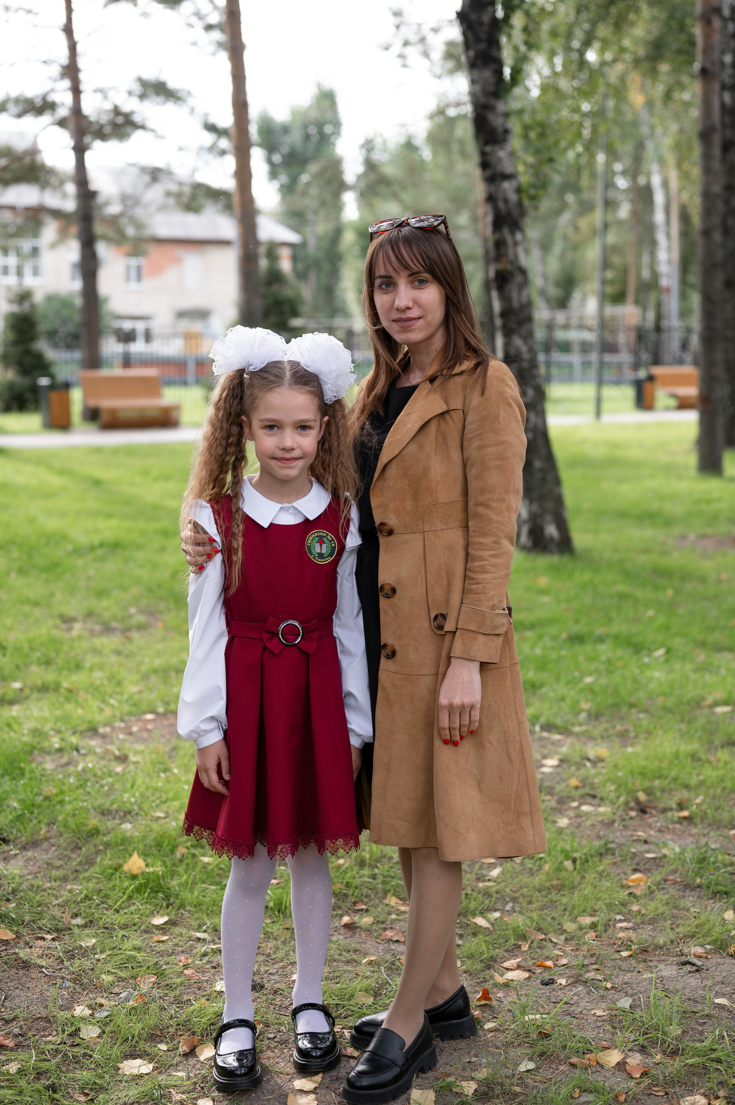 1 сентября 16 гимназия 2 класс (линейка + в классе+ на улице). Фотограф новорожденных, семейный детский в Тюмени Татьяна Морозова