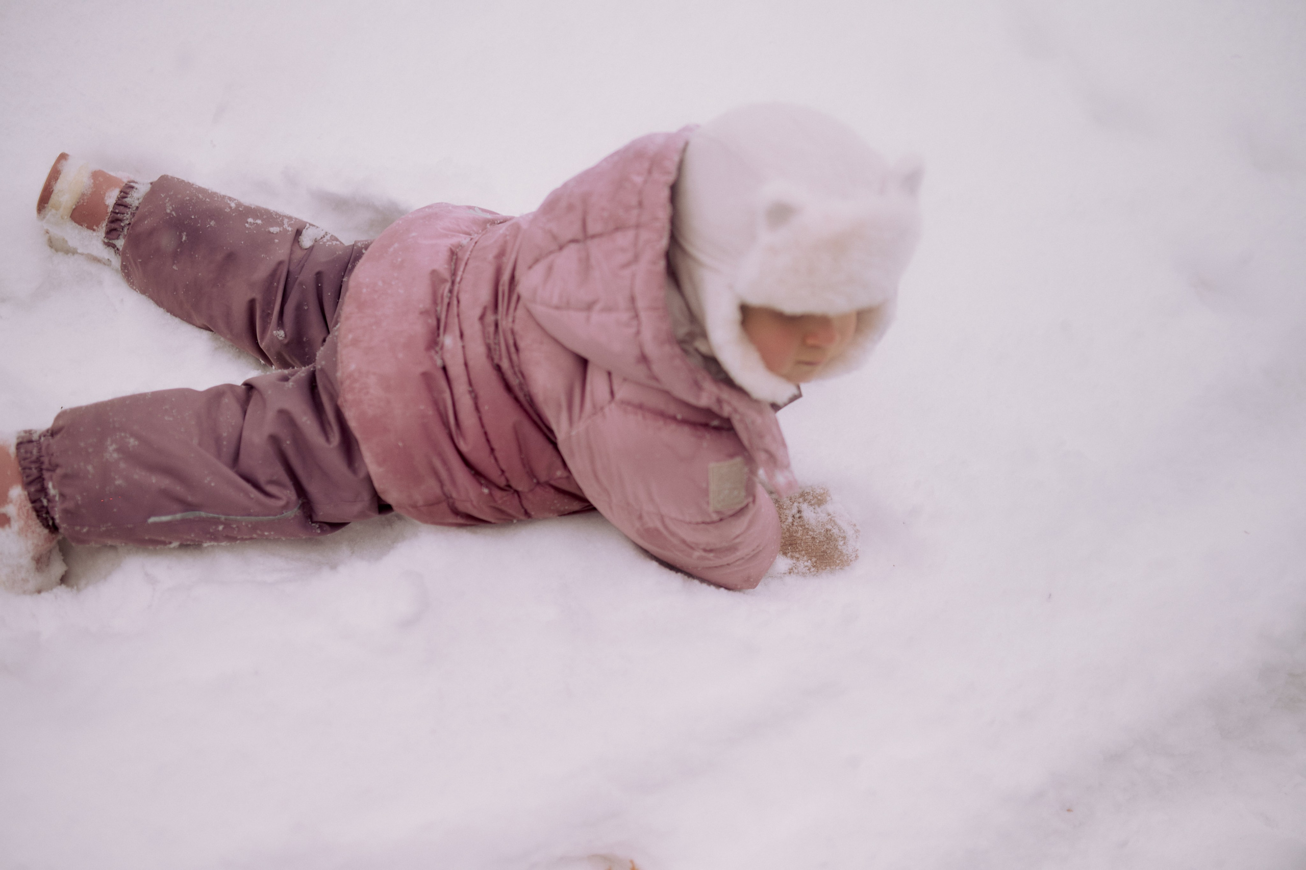 Андрей, Леся и Василиса в снежном парке. Семейный и свадебный lifestyle-фотограф в Москве Мария Петрова