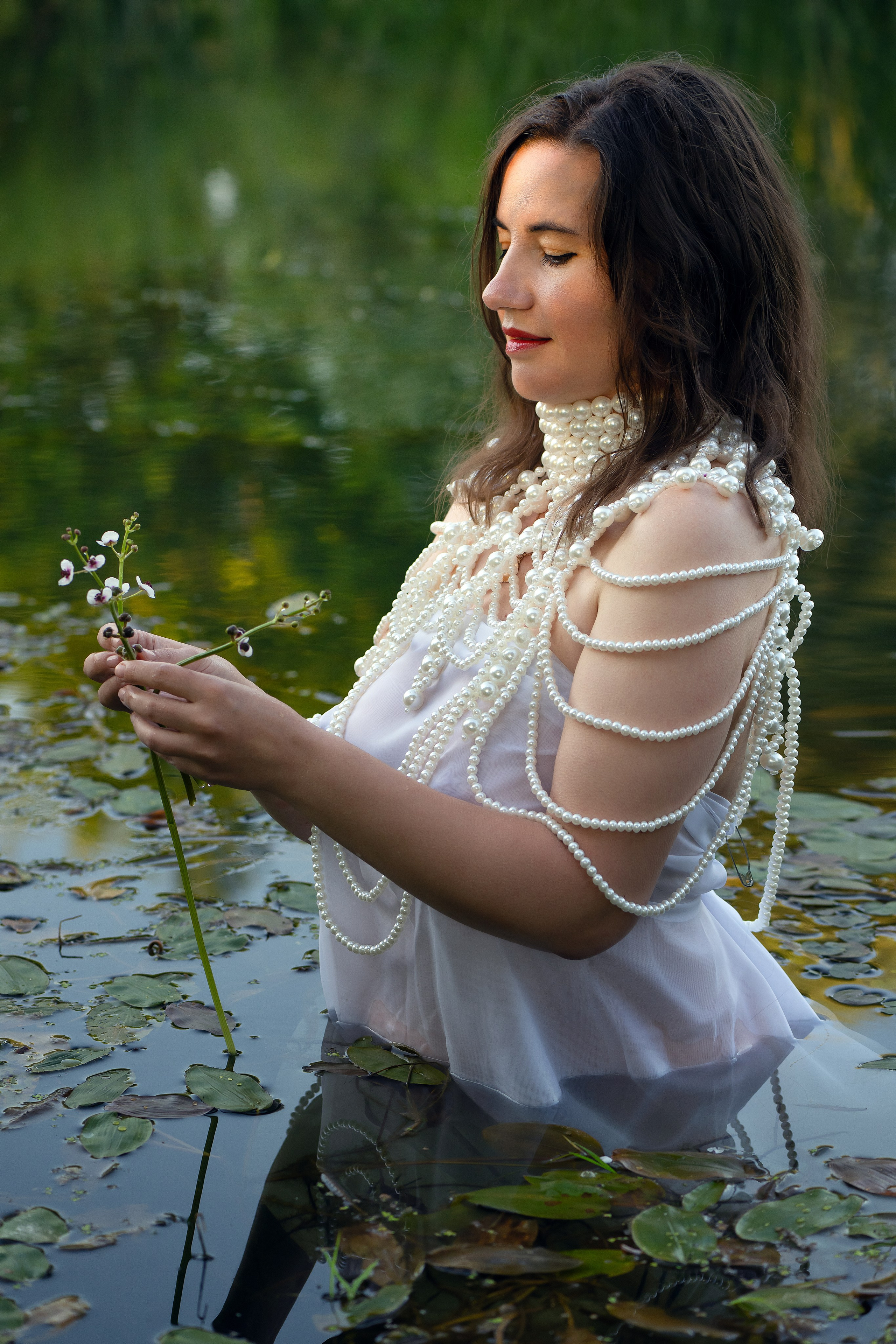 Платье, бусы и вода...... Главная