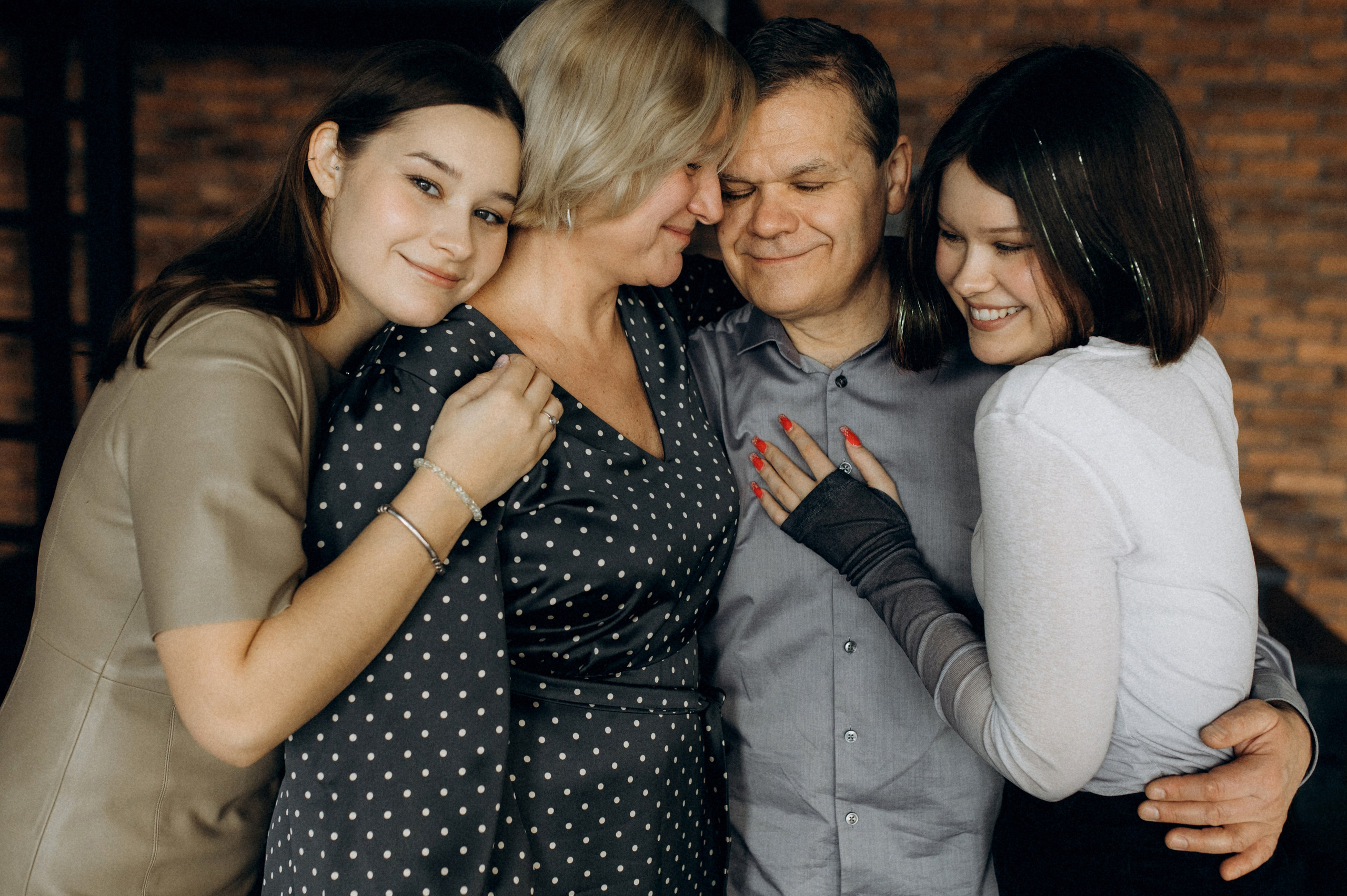 Фотосессия большой семьи в студии. Семейный фотограф в Новосибирске Женя Индрикова