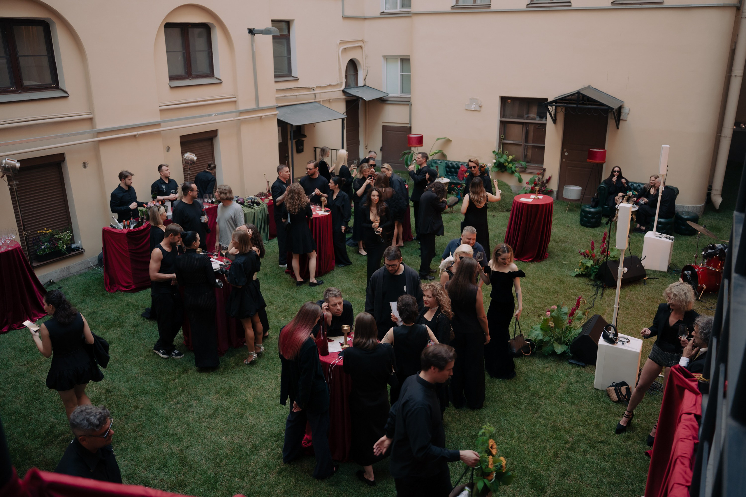 Адище города. Портретный и репортажный фотограф в Санкт-Петербурге Максим Пашков