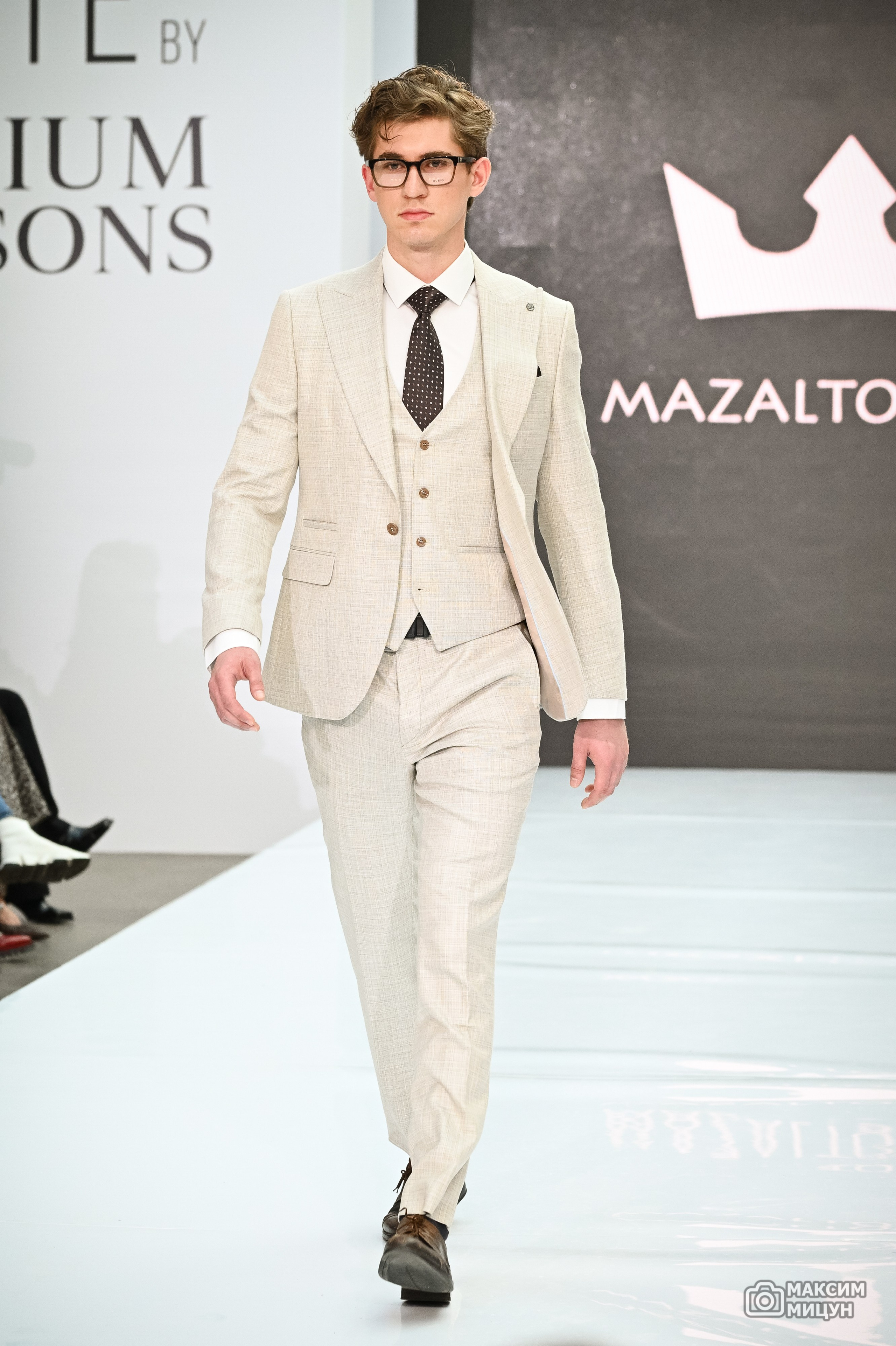 Модные показы. Фотограф Максим Мицун. Портрет, свадьба, репортаж, каталог