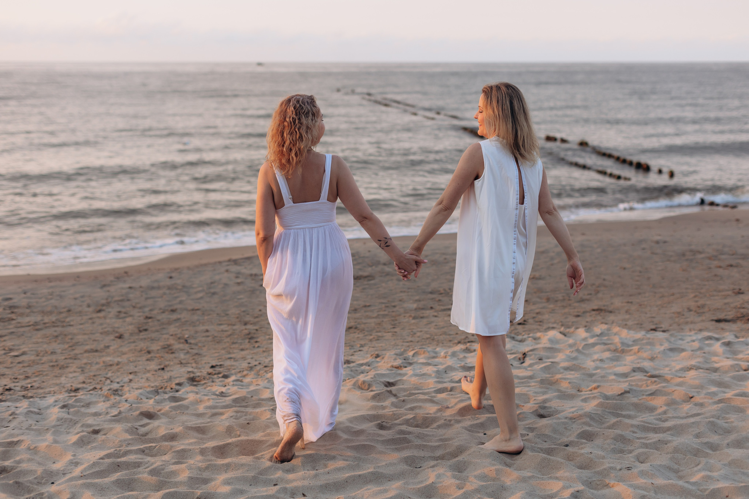 Подруги Отрадное море лето закат. Фотограф в Калининграде свадебная фотография, репортажная, фотосессии