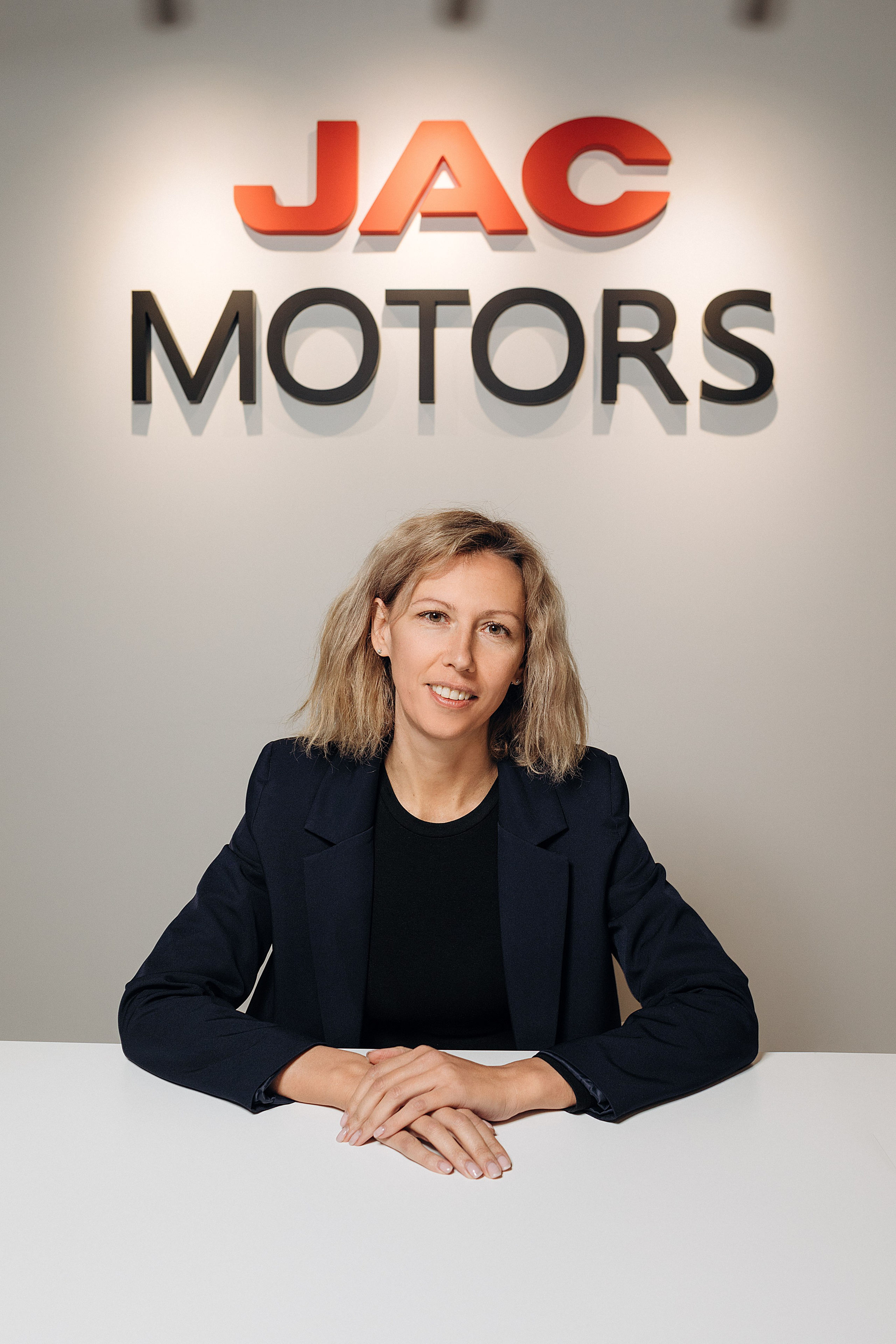 Компания JAC MOTORS. портреты для публикаций. Портретный фотограф в Москве и МО Зимина Татьяна