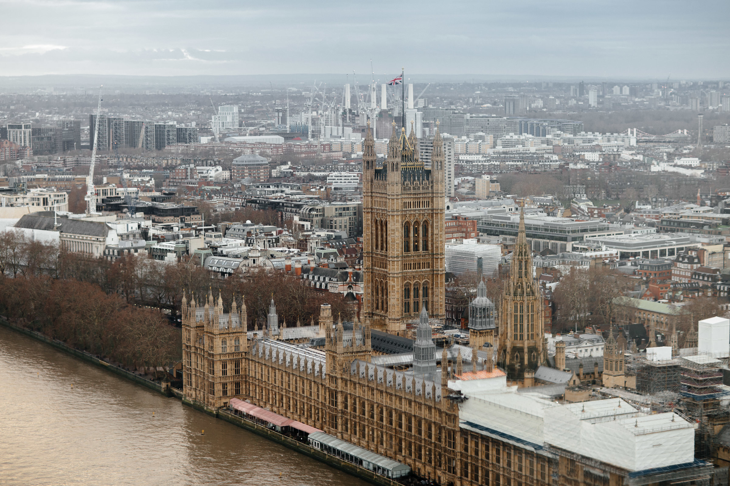 Wedding in London with a ceremony at the London eye. Worldwide Wedding Photography Demskoy Studio