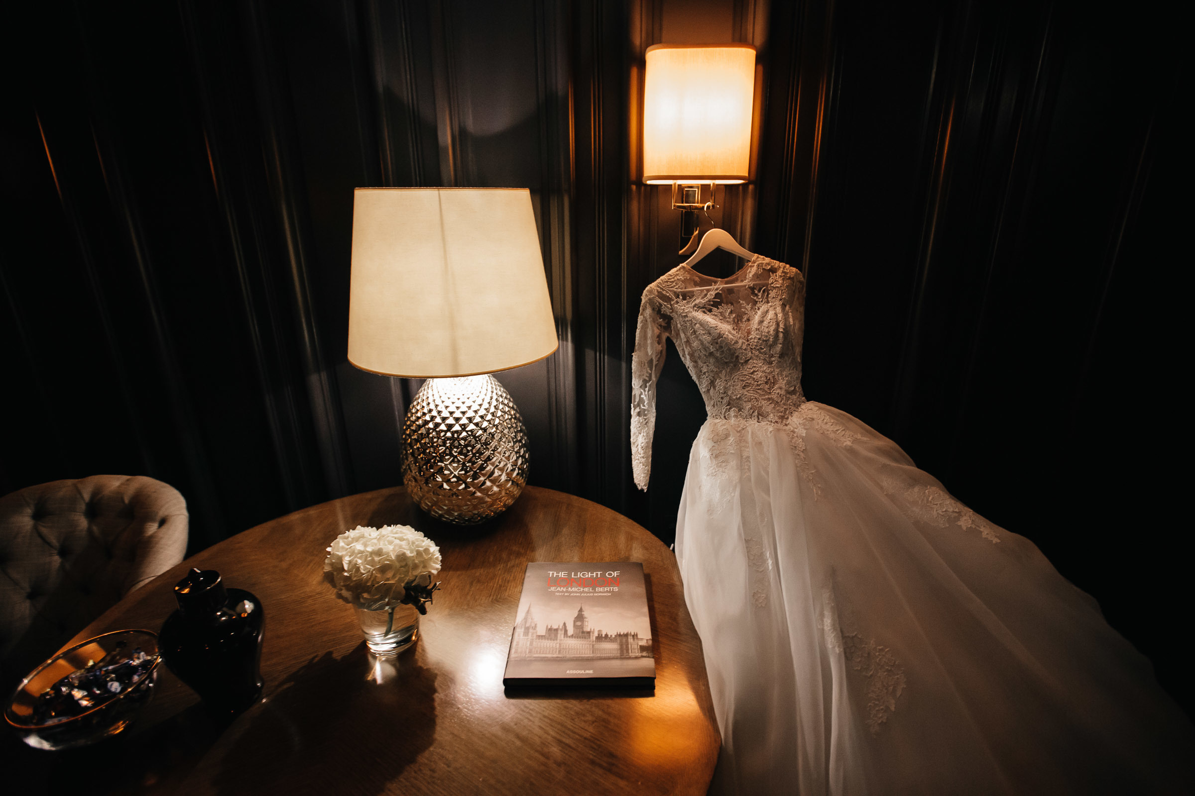 Wedding in London with a ceremony at the London eye. Worldwide Wedding Photography Demskoy Studio