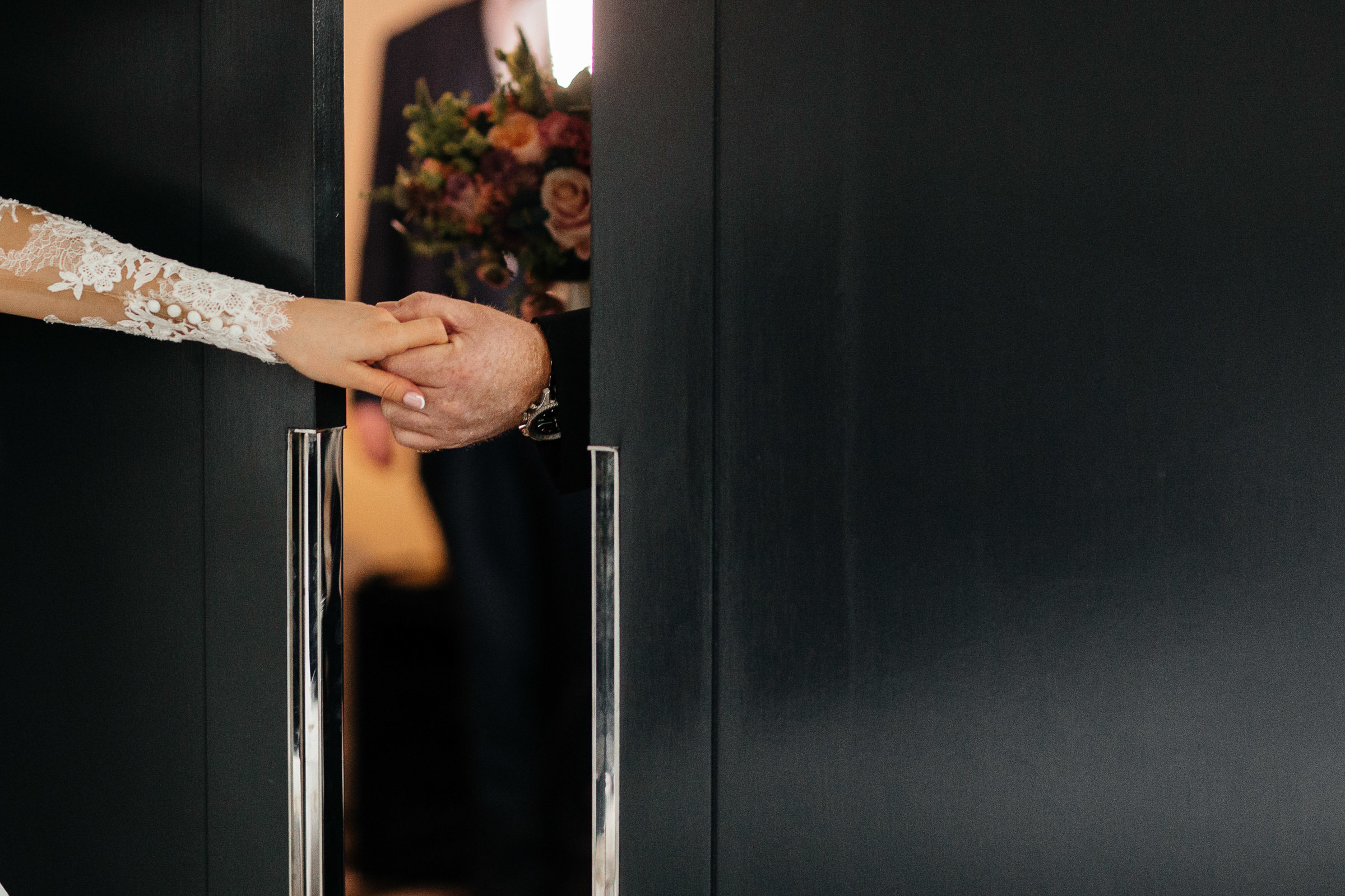 Wedding in London with a ceremony at the London eye. Worldwide Wedding Photography Demskoy Studio