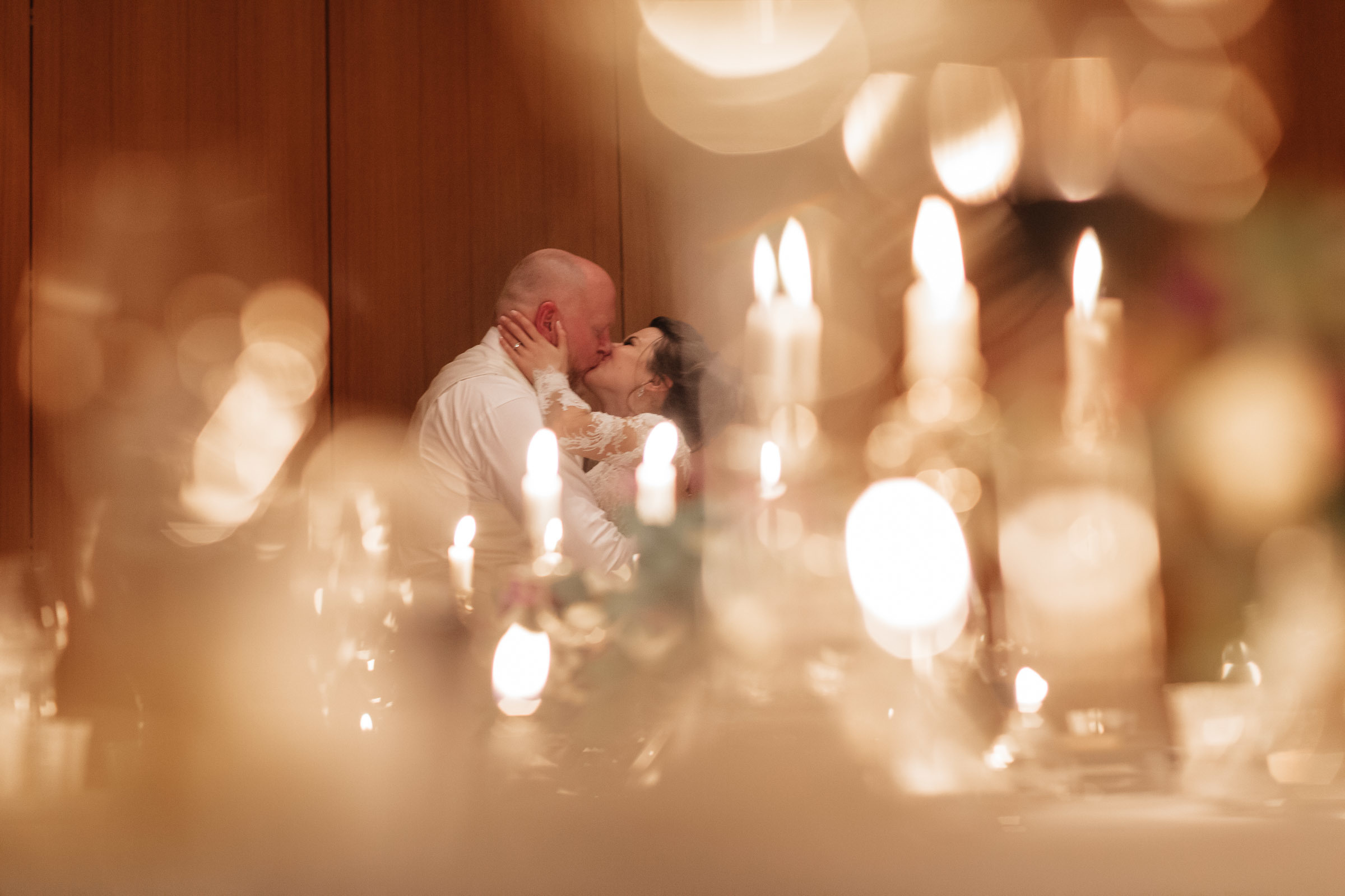 Wedding in London with a ceremony at the London eye. Worldwide Wedding Photography Demskoy Studio
