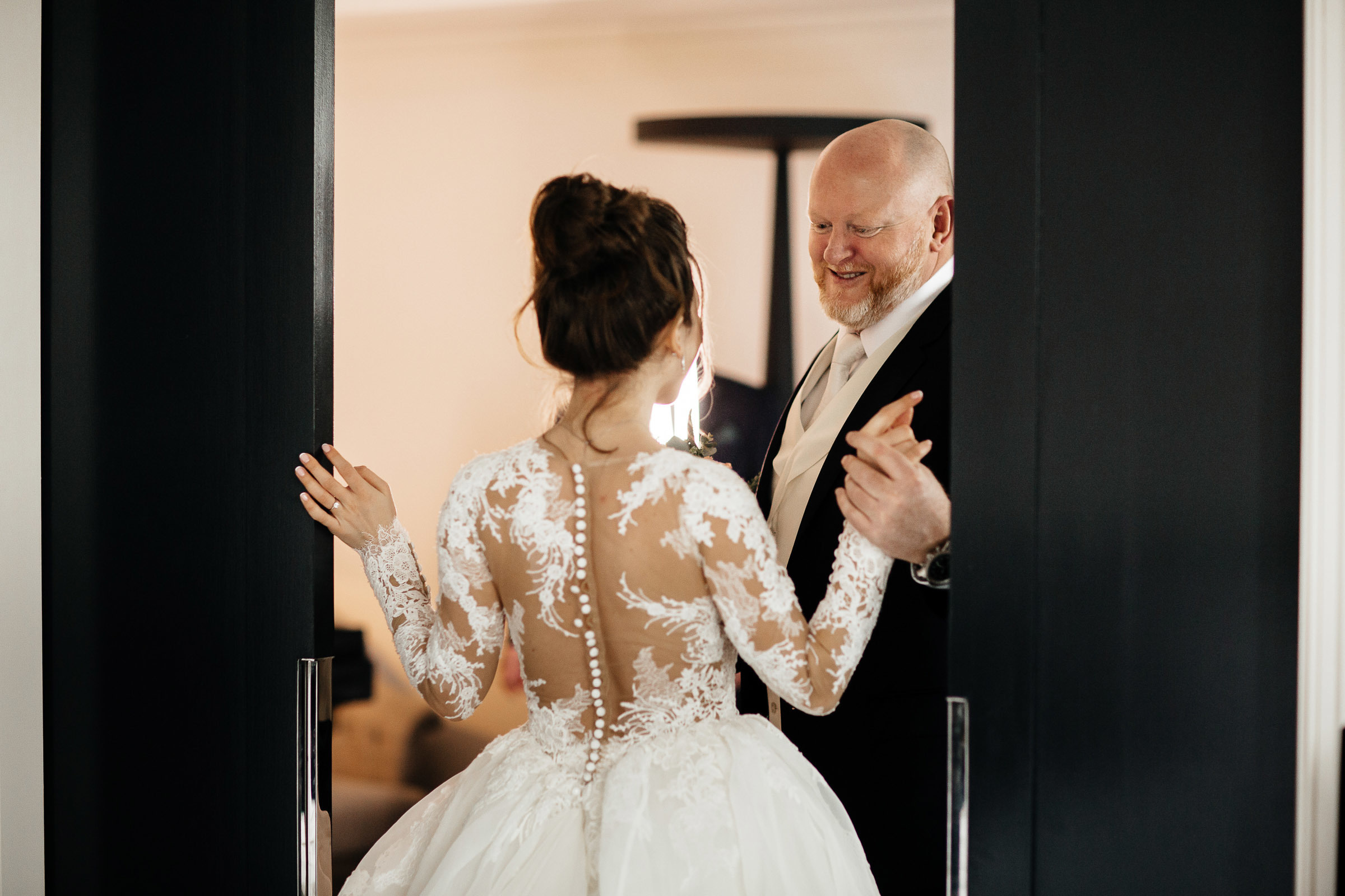 Wedding in London with a ceremony at the London eye. Worldwide Wedding Photography Demskoy Studio