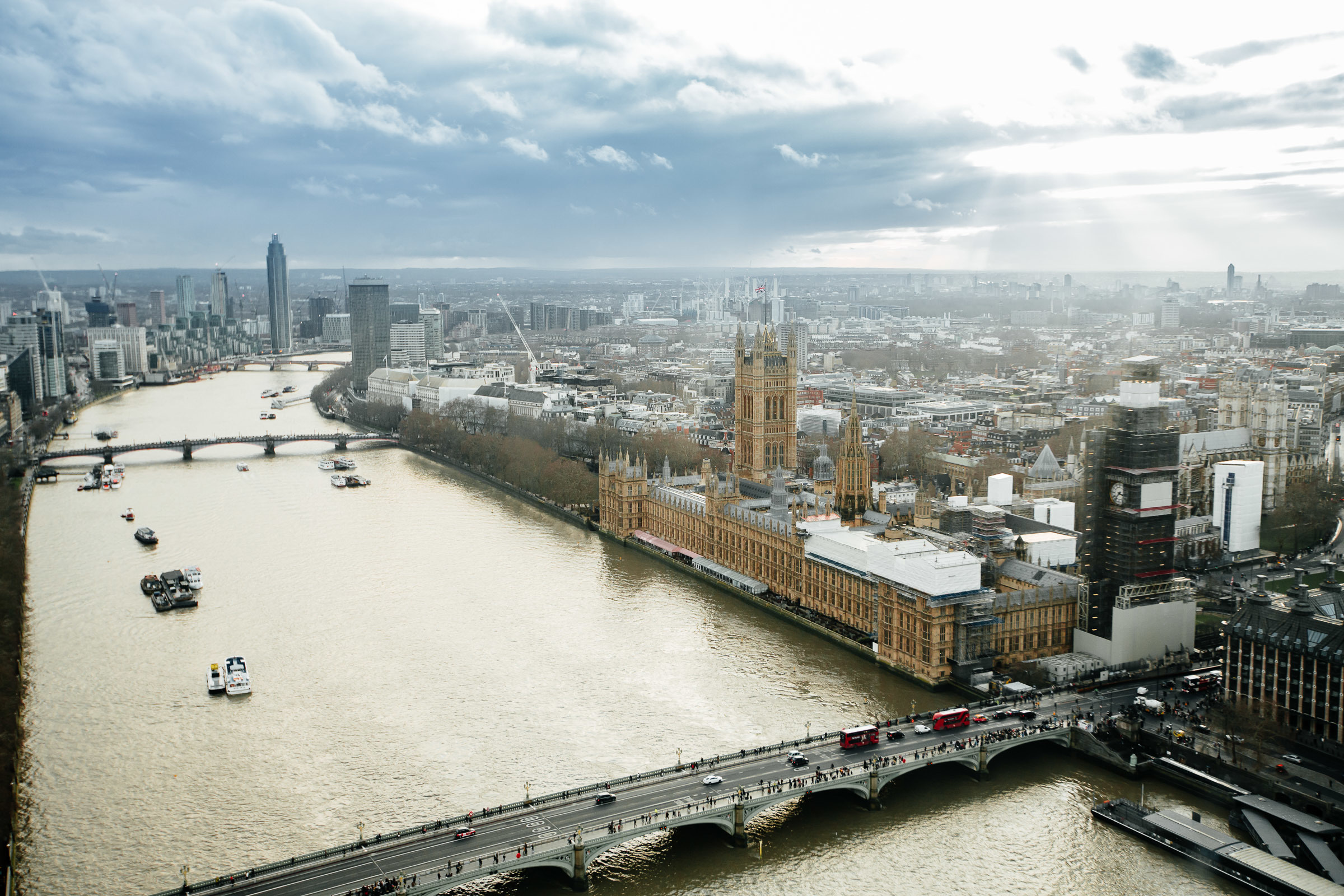 Wedding in London with a ceremony at the London eye. Worldwide Wedding Photography Demskoy Studio