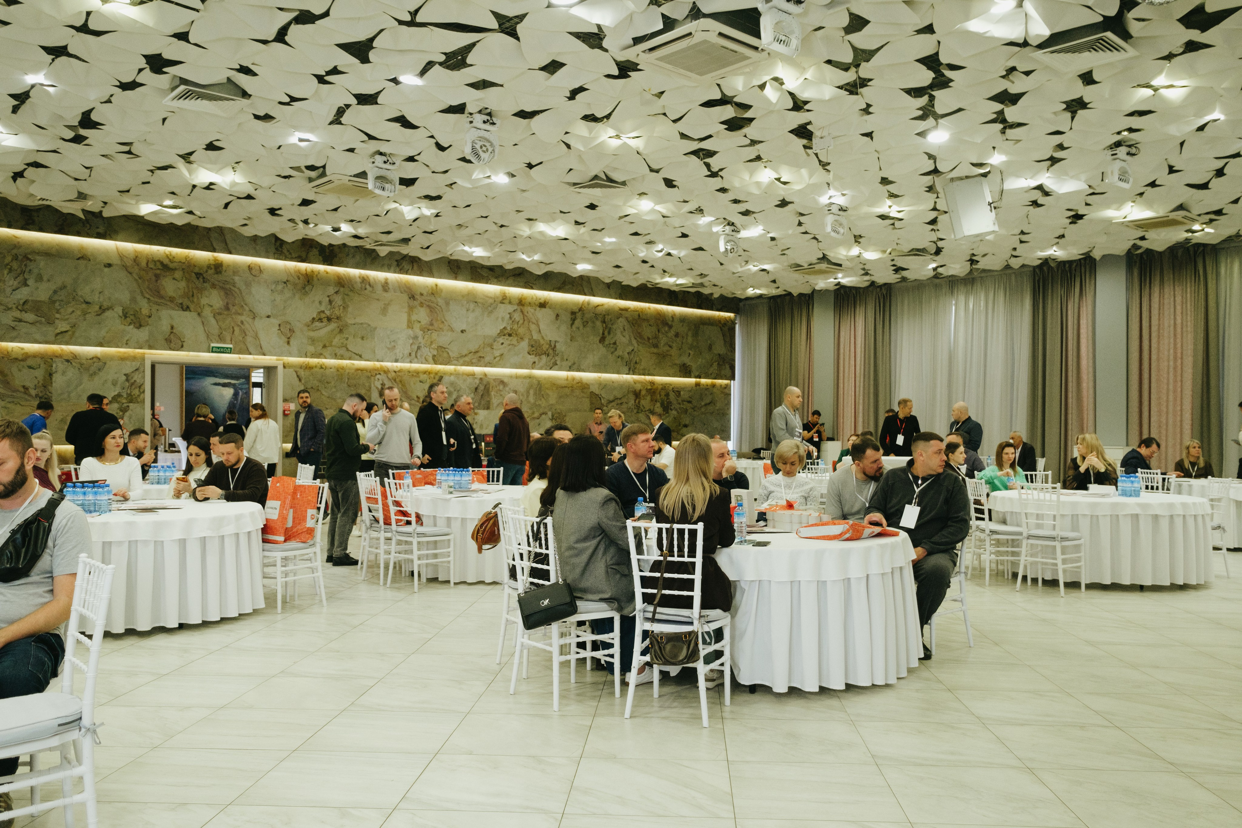 ТЕХНОНИКОЛЬ | КОНФЕРЕНЦИЯ ПАРТНЕРОВ ЮГА. Свадебный фотограф Денис Ожигин в Краснодаре и крае. Эмоциональная и стильная съемка вашего дня