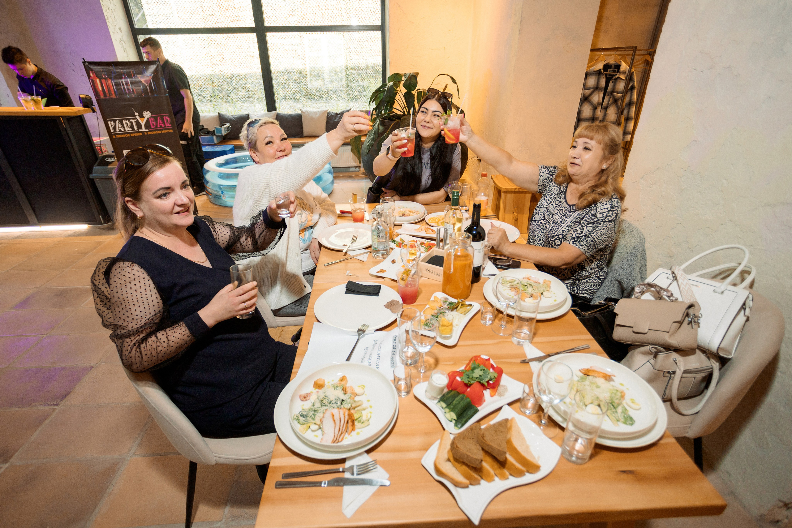 ПРИМЕР: Корпоратив Мамин Хлеб. Все фото. Профессиональный фотограф в Ижевске Леша Петров