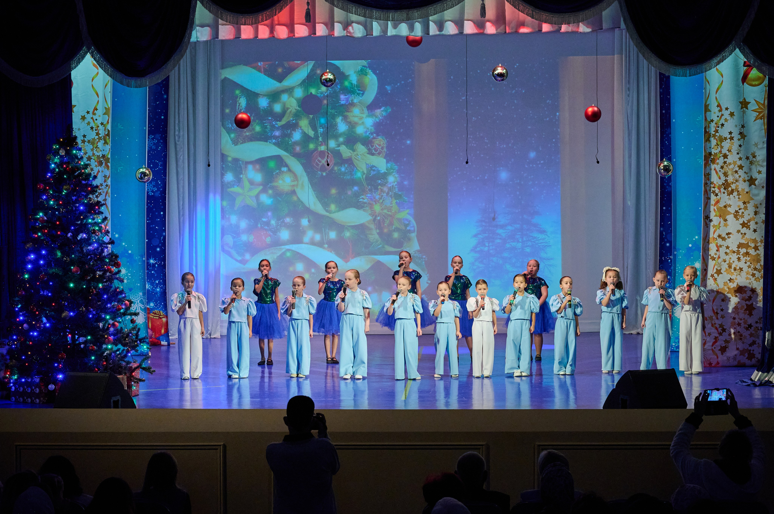 НГ концерт в Марьиной роще. Жизнь курорта Кабардинка в фотографиях