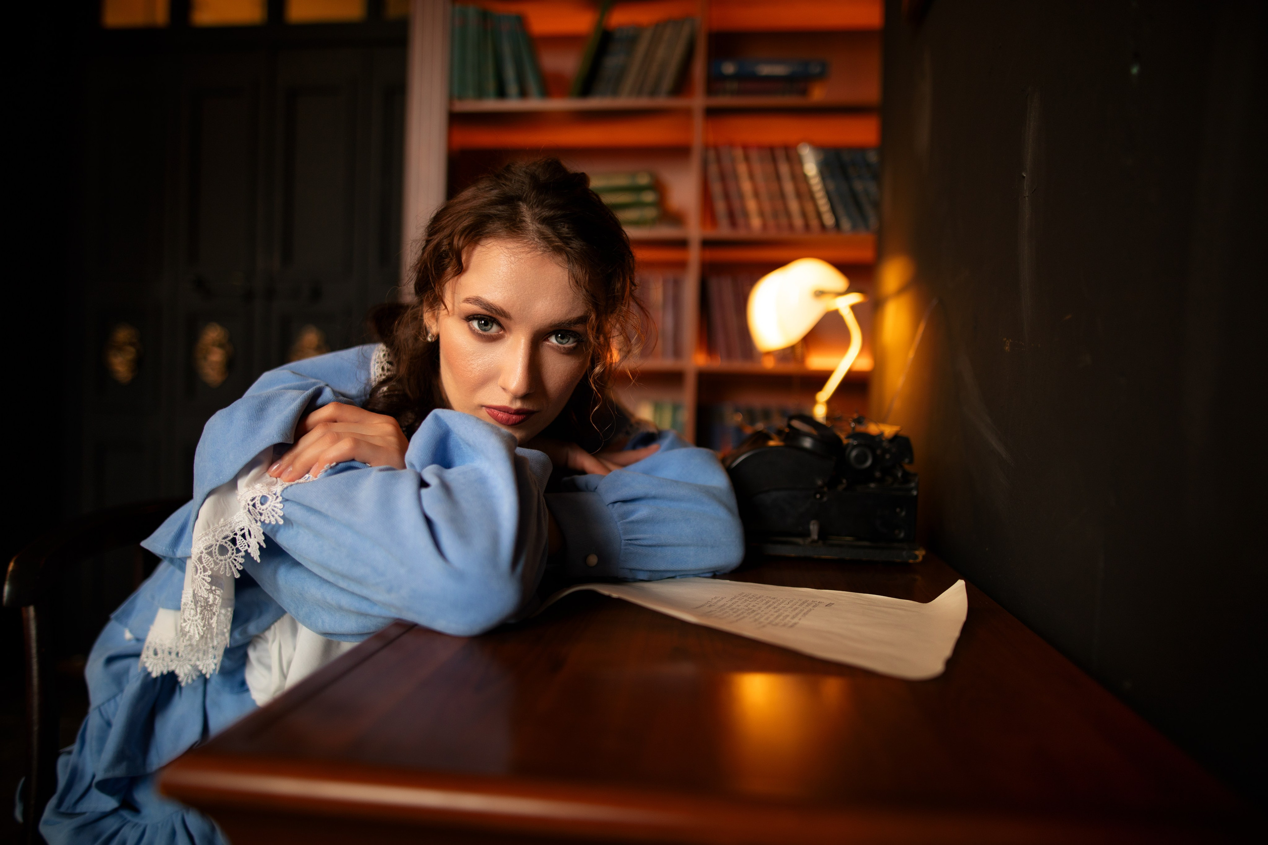 Фотосет с Анастасией в интерьере в формате «Я красивая». Дмитрий Шульгин, портретный фотограф в Воронеже